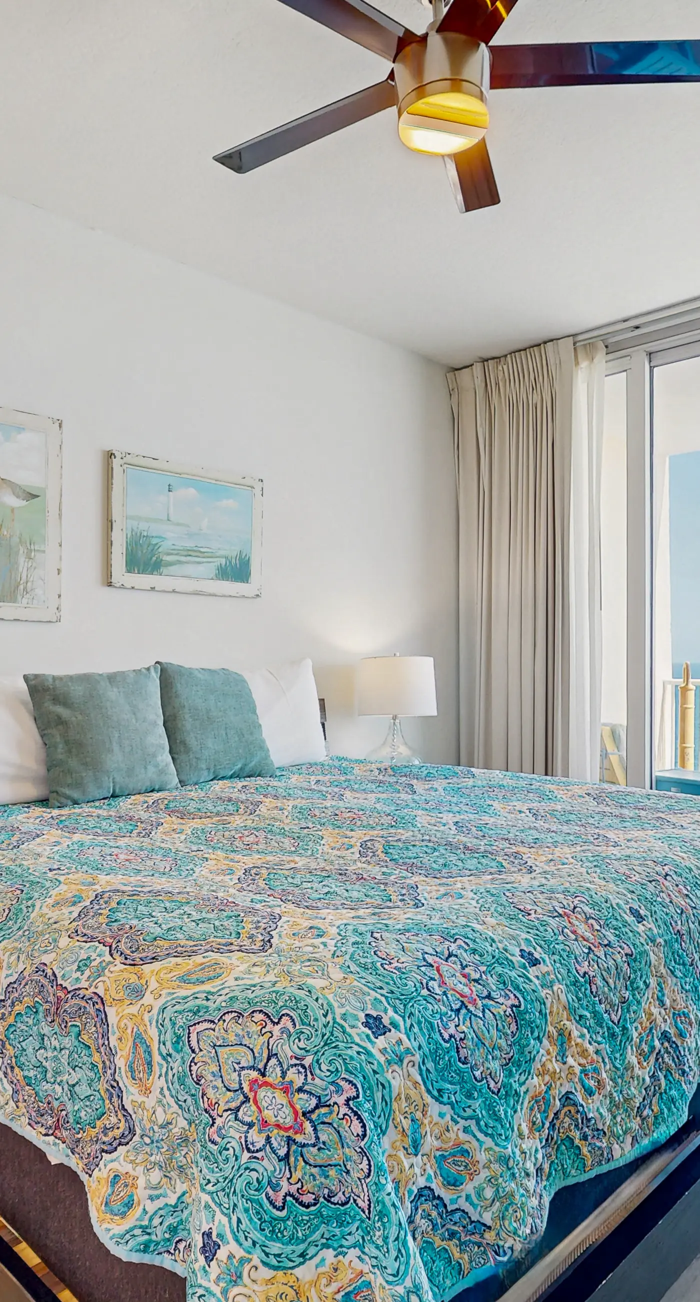 Gulf front beach condo with multiple community pools & sauna