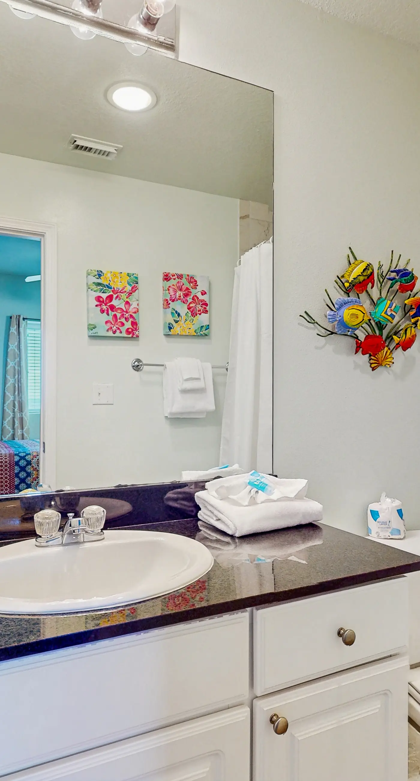 Gulf front beach condo with multiple community pools & sauna