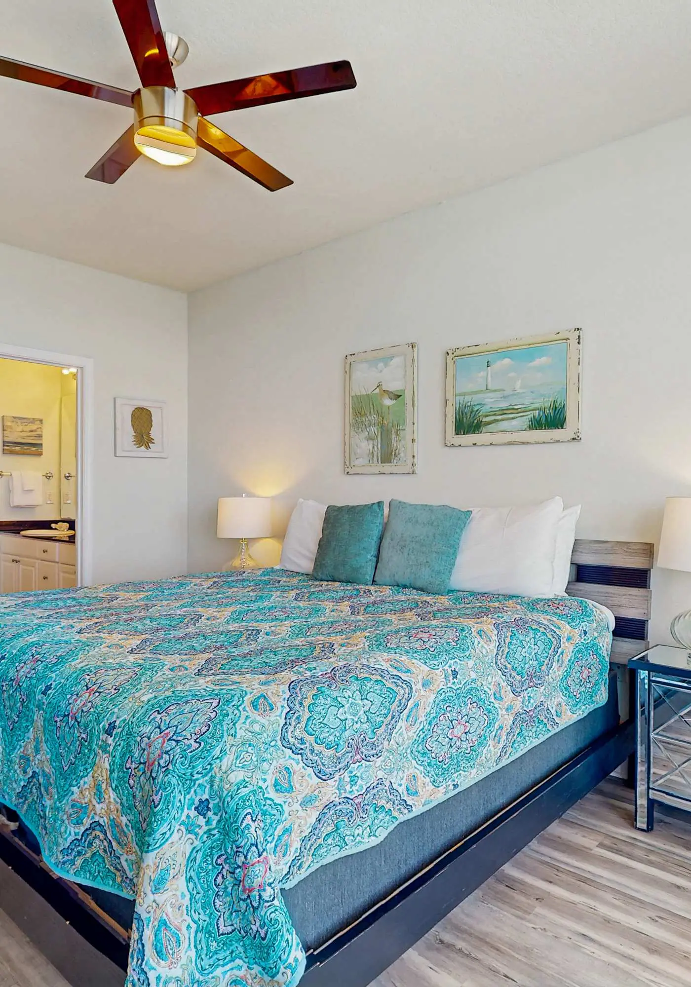 Gulf front beach condo with multiple community pools & sauna