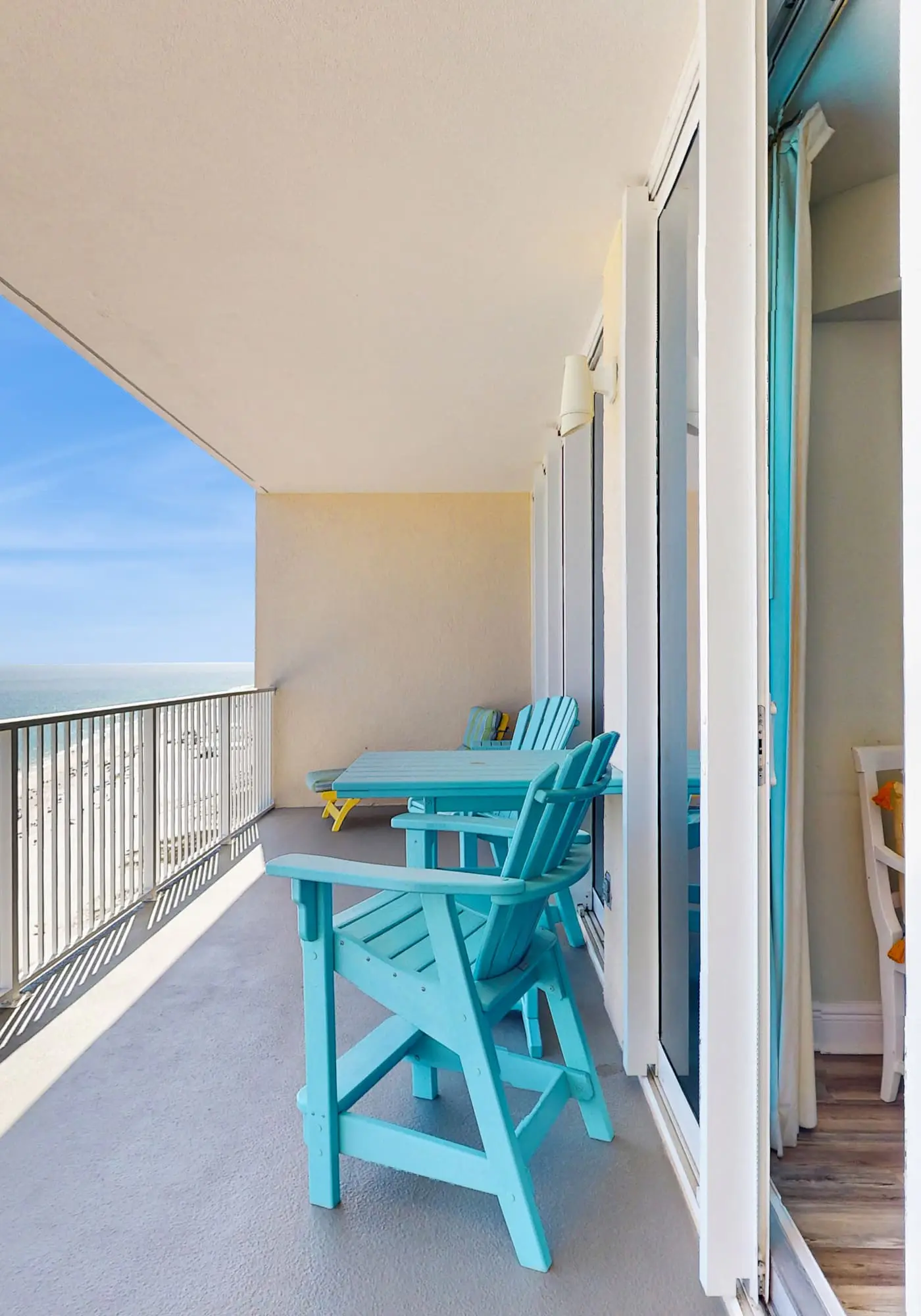 Gulf front beach condo with multiple community pools & sauna