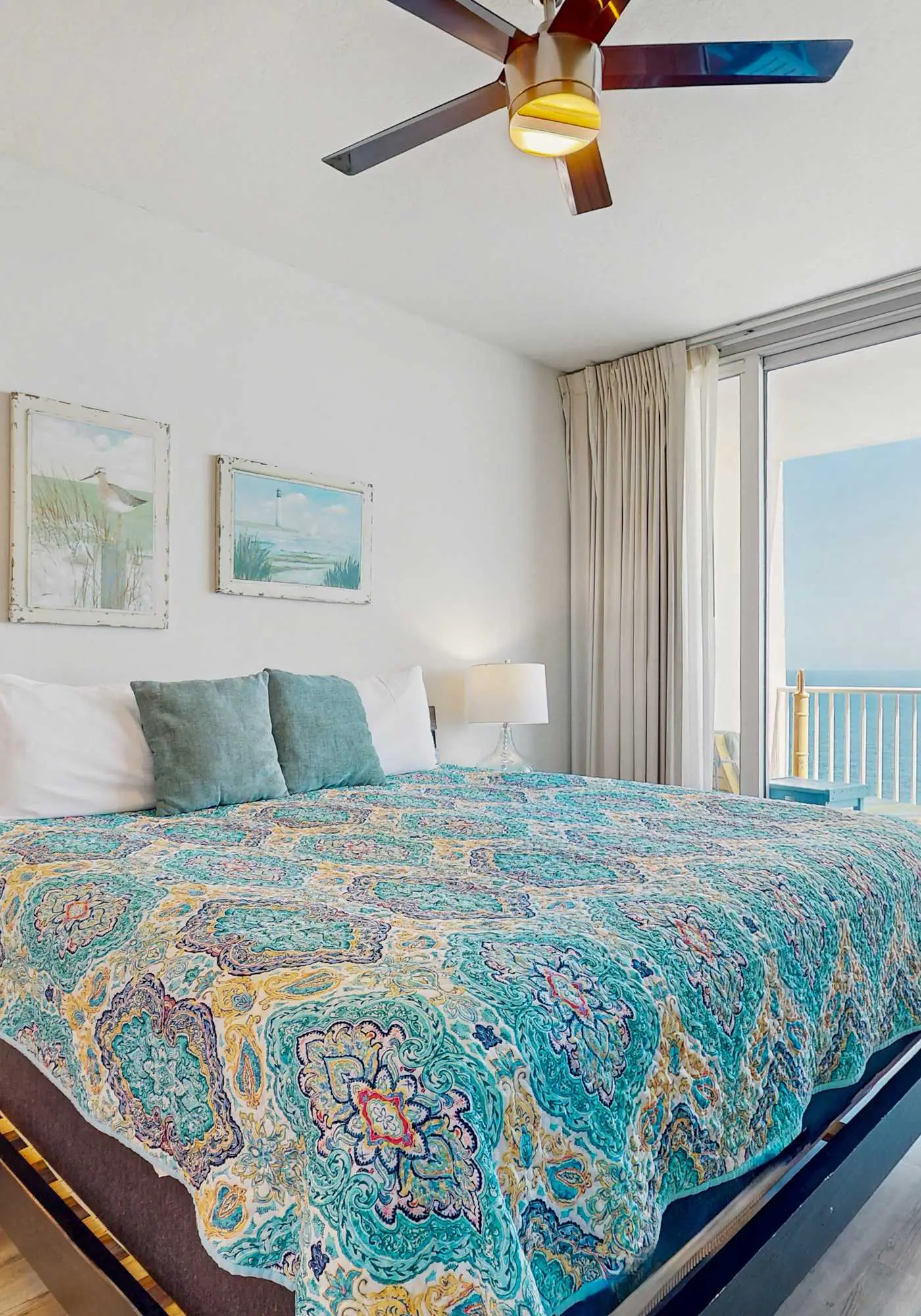 Gulf front beach condo with multiple community pools & sauna