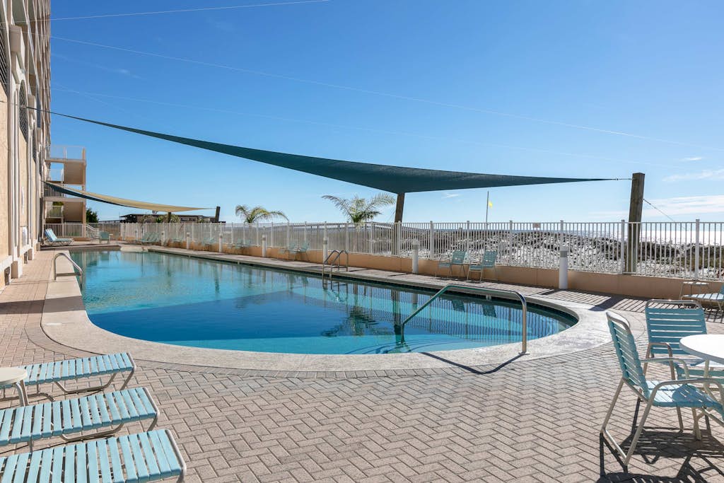 Gulf front beach condo with multiple community pools & sauna