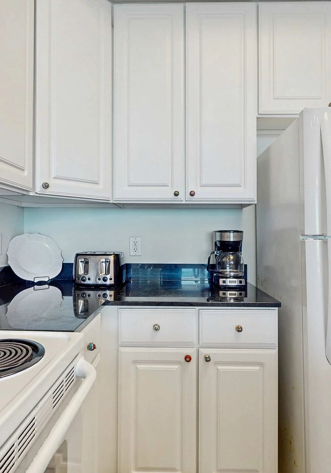 Gulf front beach condo with multiple community pools & sauna