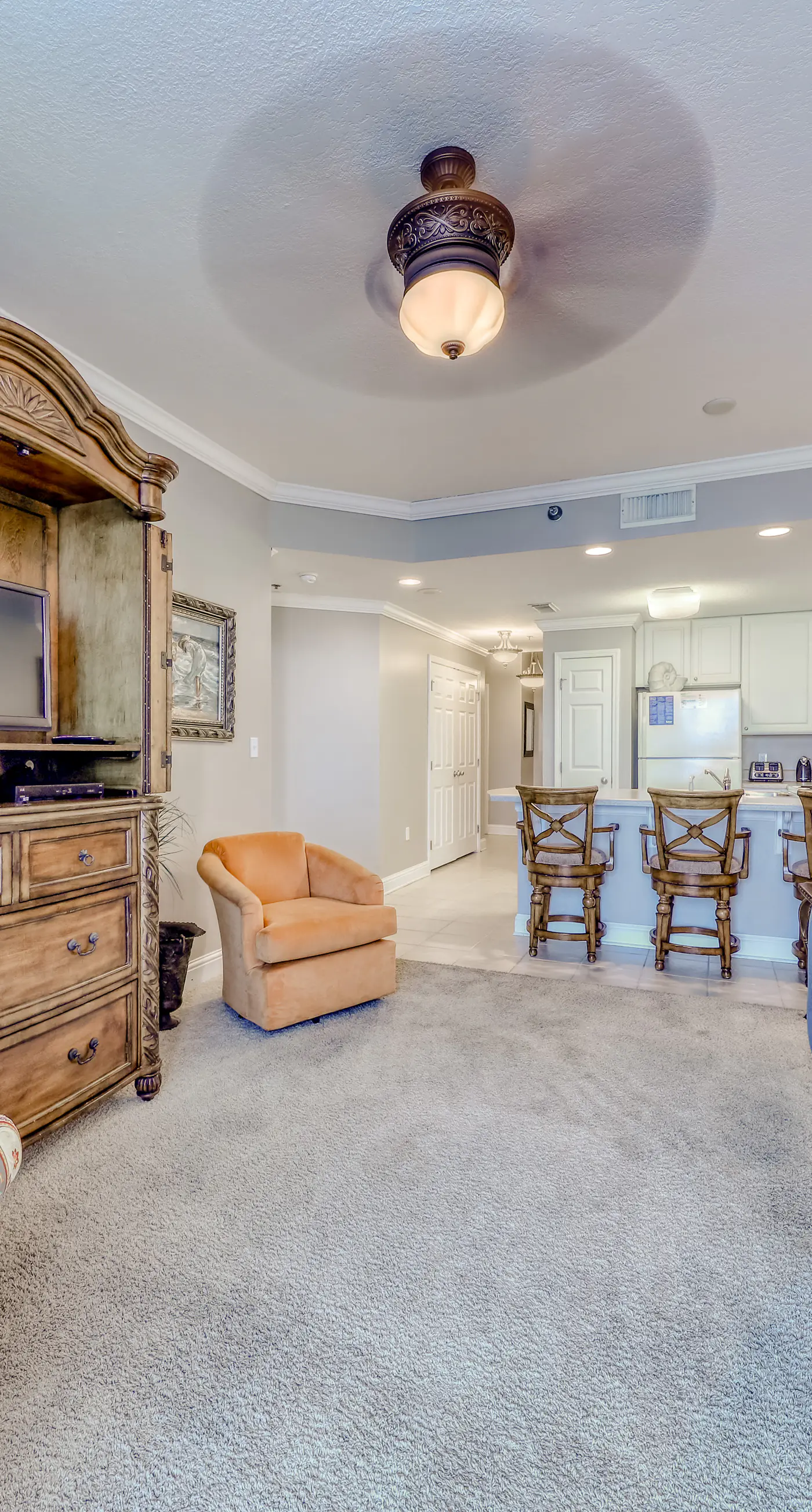 Gulf-front condo w/ private balcony & shared pools, hot tubs & gym