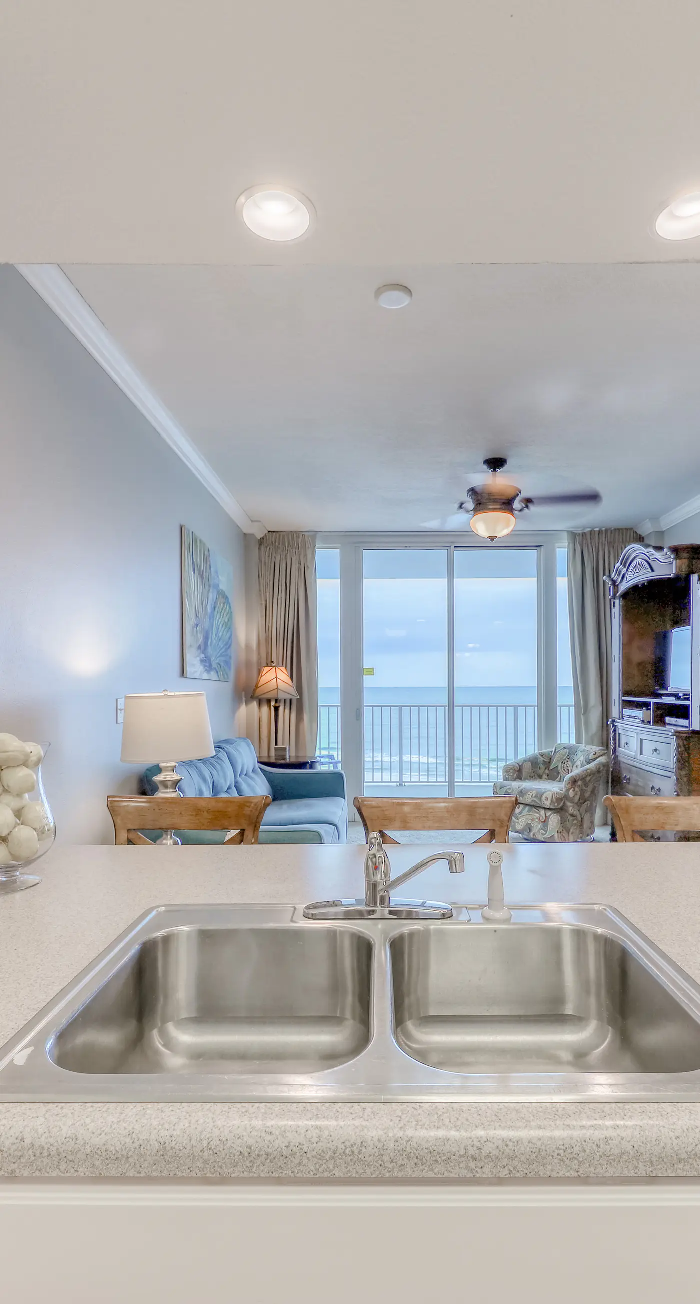 Gulf-front condo w/ private balcony & shared pools, hot tubs & gym