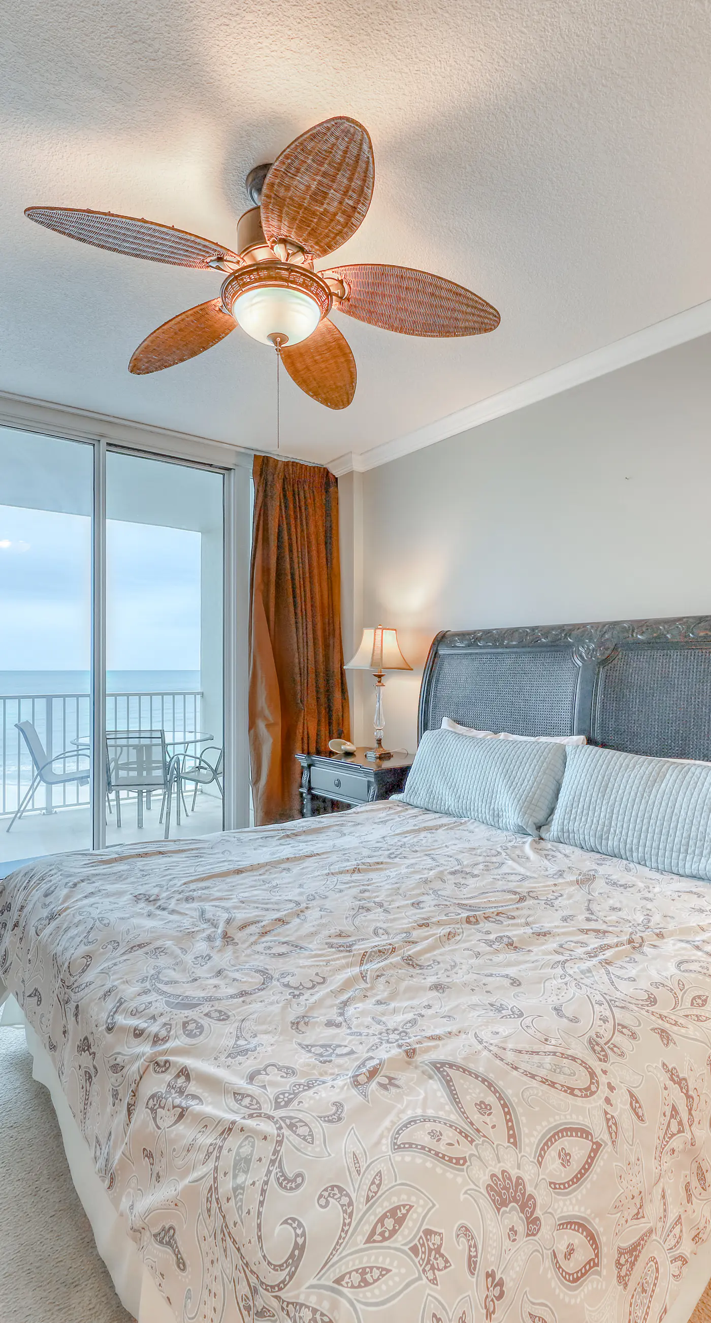 Gulf-front condo w/ private balcony & shared pools, hot tubs & gym