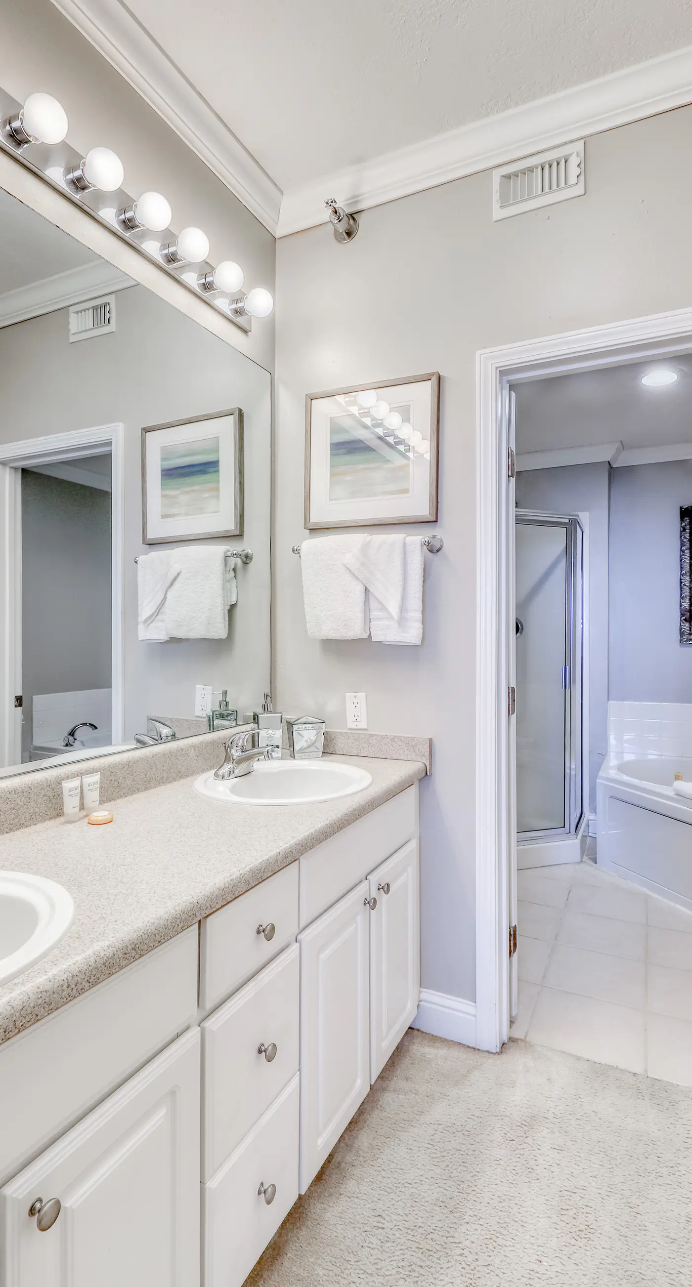 Gulf-front condo w/ private balcony & shared pools, hot tubs & gym