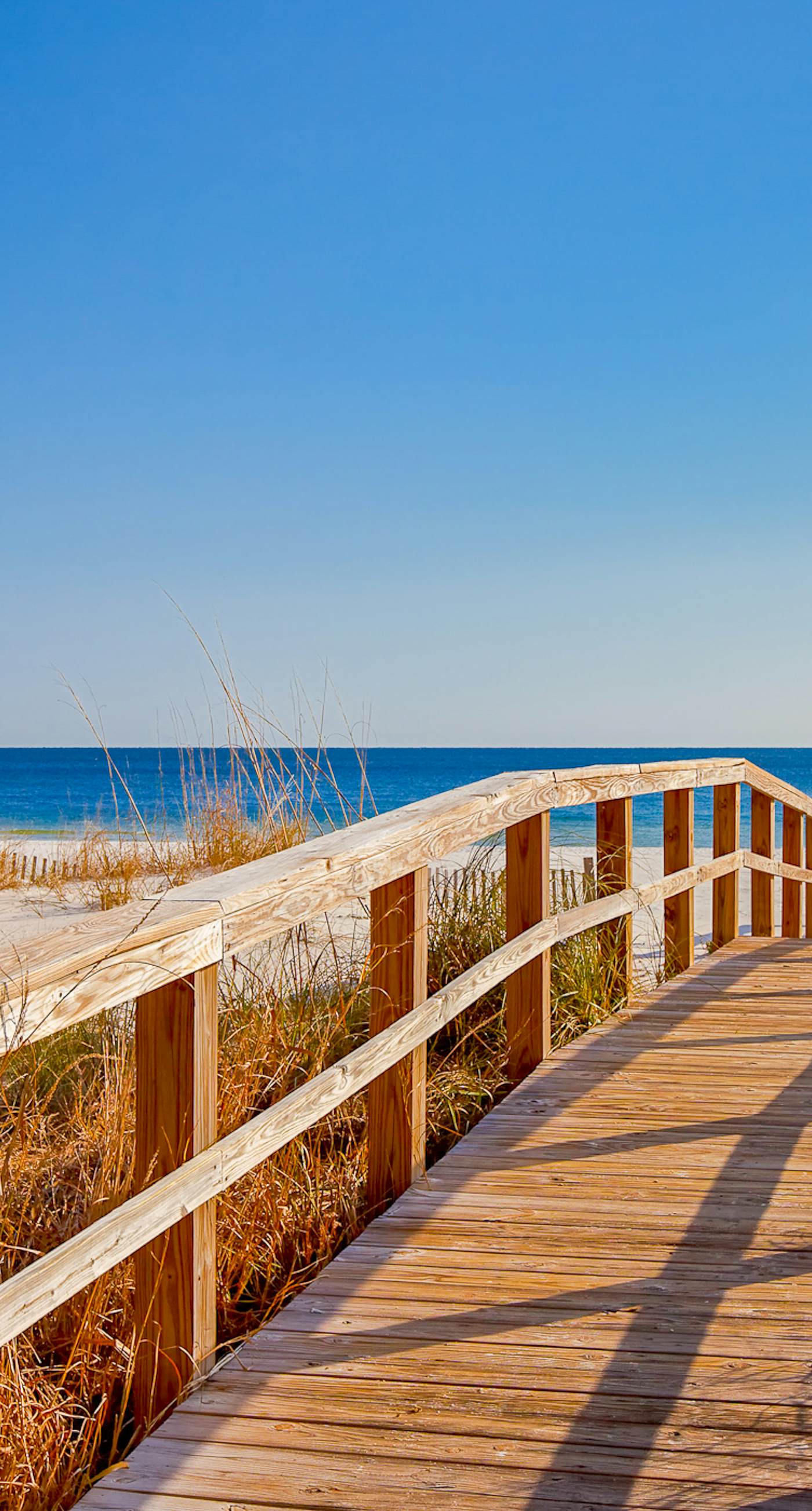 Waterfront condo w/ swim through indoor/outdoor community pools, hot tub & sauna