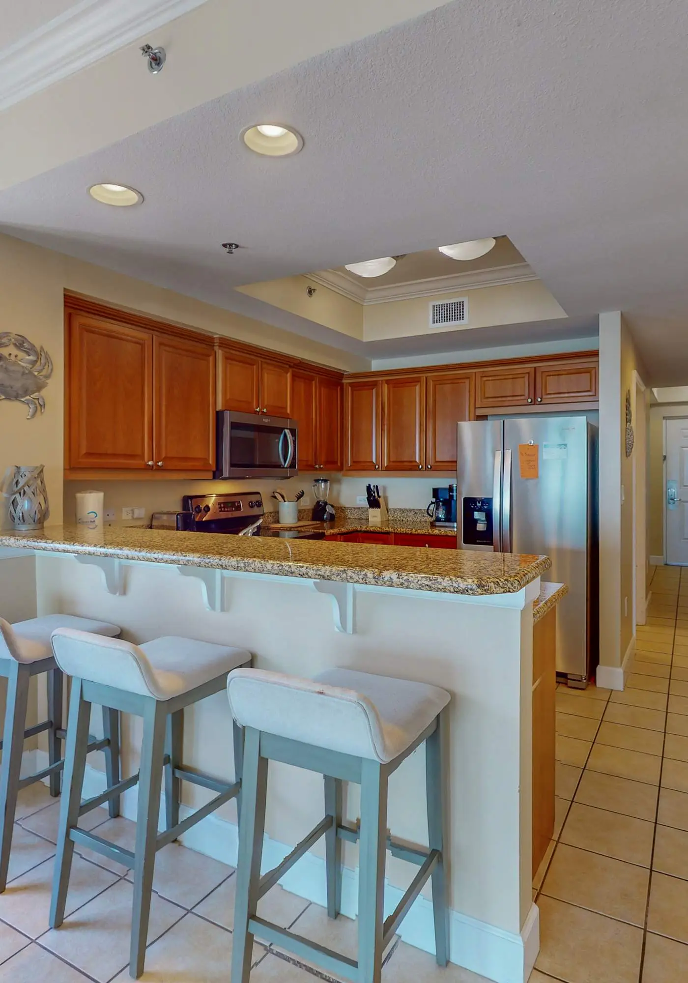 Waterfront condo w/ swim through indoor/outdoor community pools, hot tub & sauna