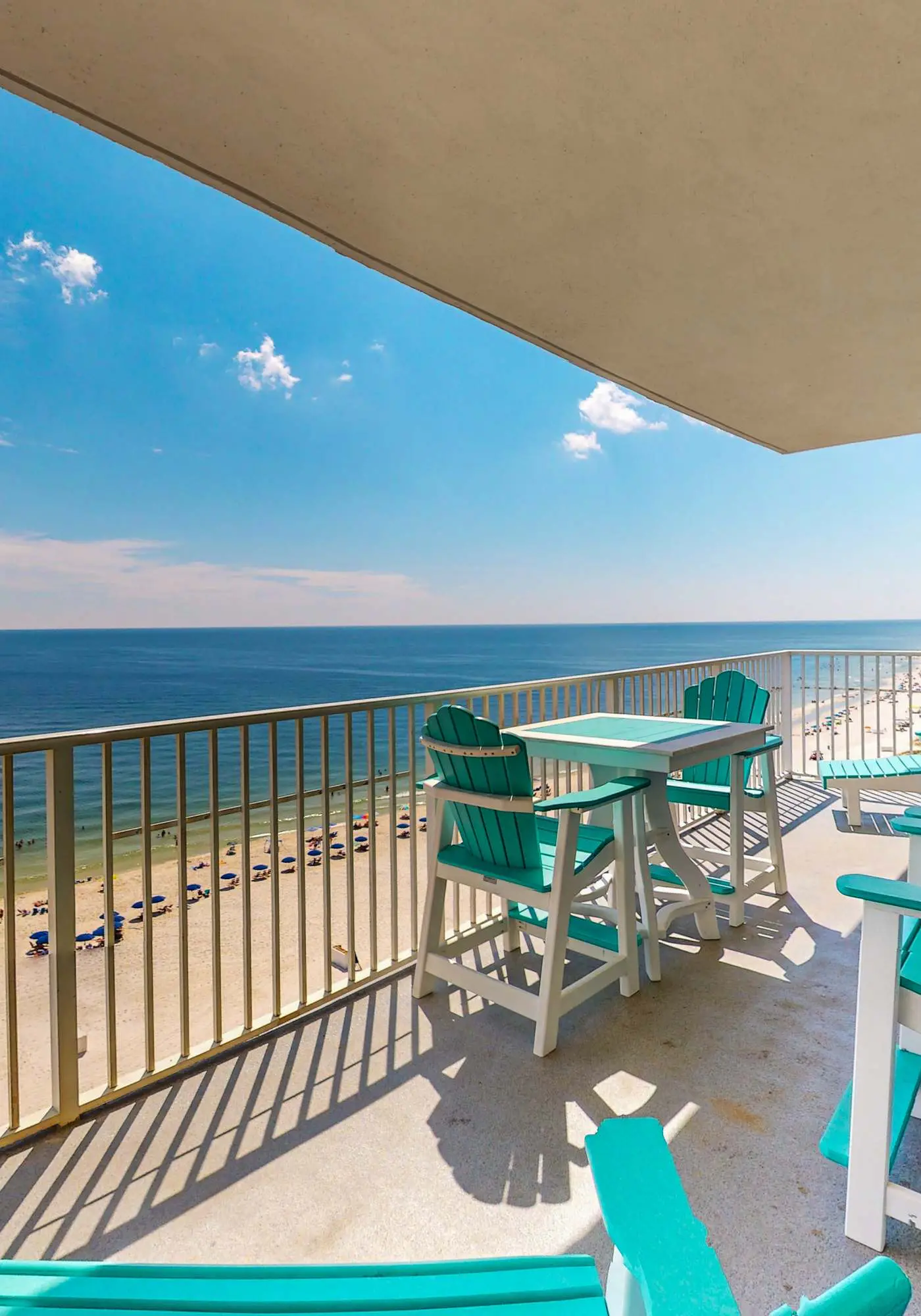 Waterfront condo w/ swim through indoor/outdoor community pools, hot tub & sauna