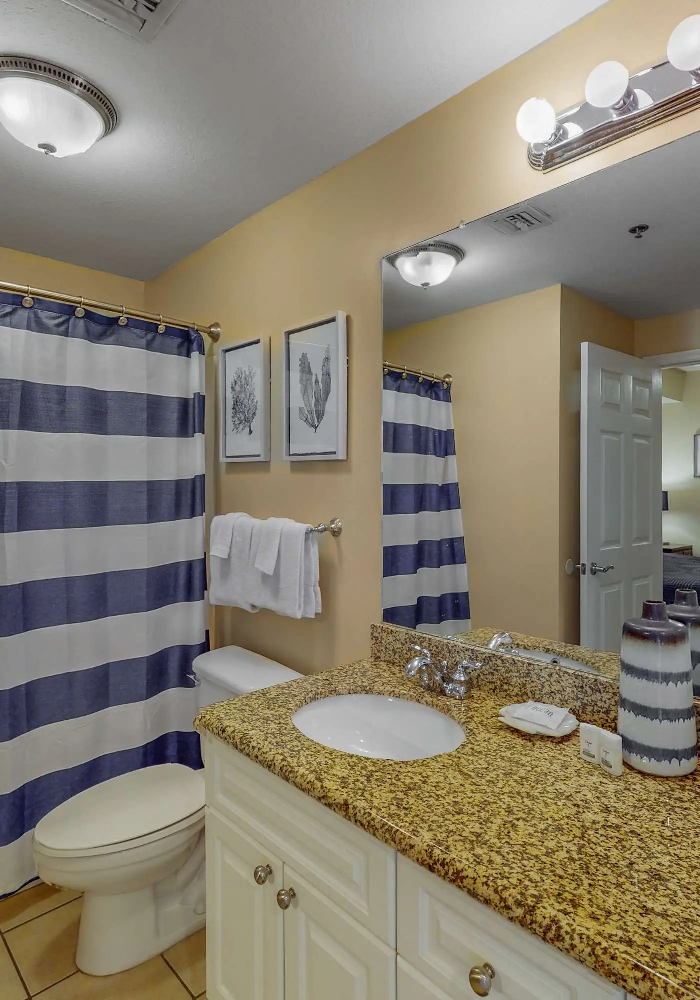 Waterfront condo w/ swim through indoor/outdoor community pools, hot tub & sauna