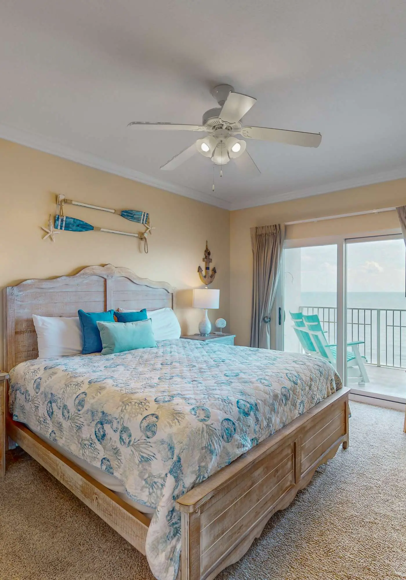Waterfront condo w/ swim through indoor/outdoor community pools, hot tub & sauna