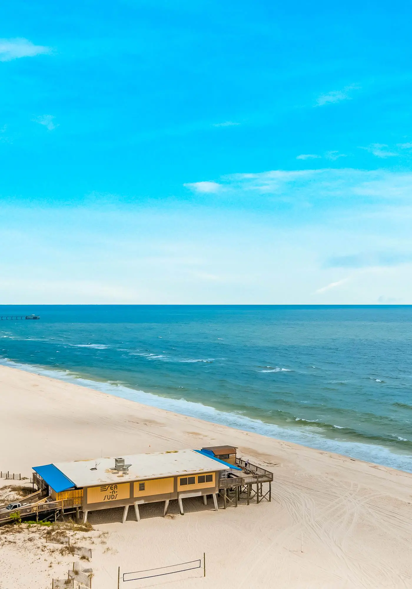 Waterfront condo w/ swim through indoor/outdoor community pools, hot tub & sauna