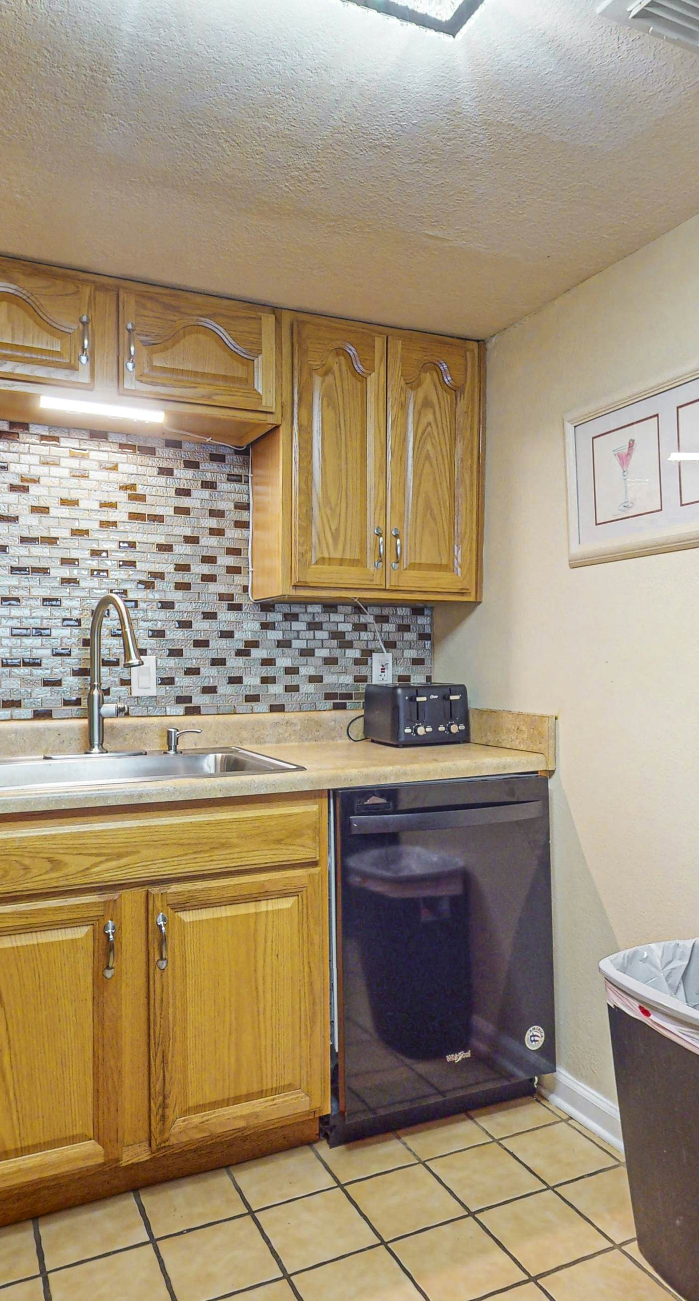 Spacious beachfront condo with outdoor pool & Gulf views