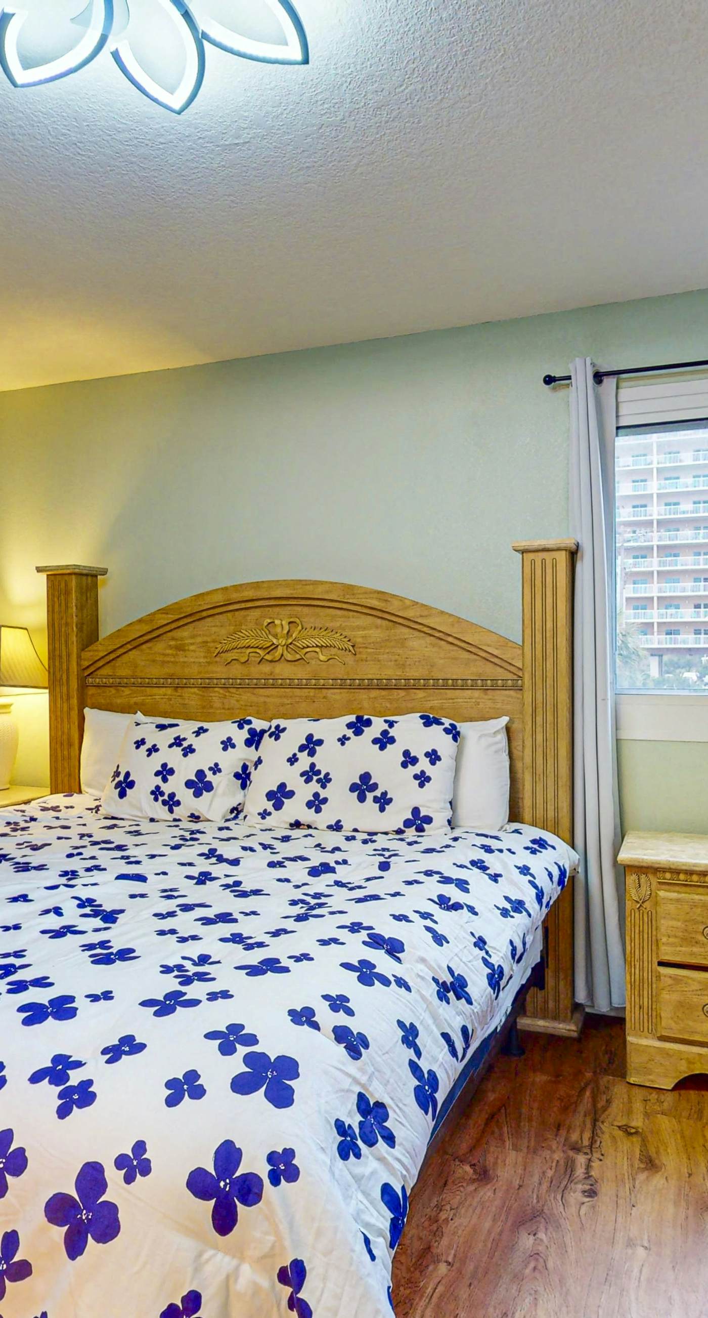 Spacious beachfront condo with outdoor pool & Gulf views