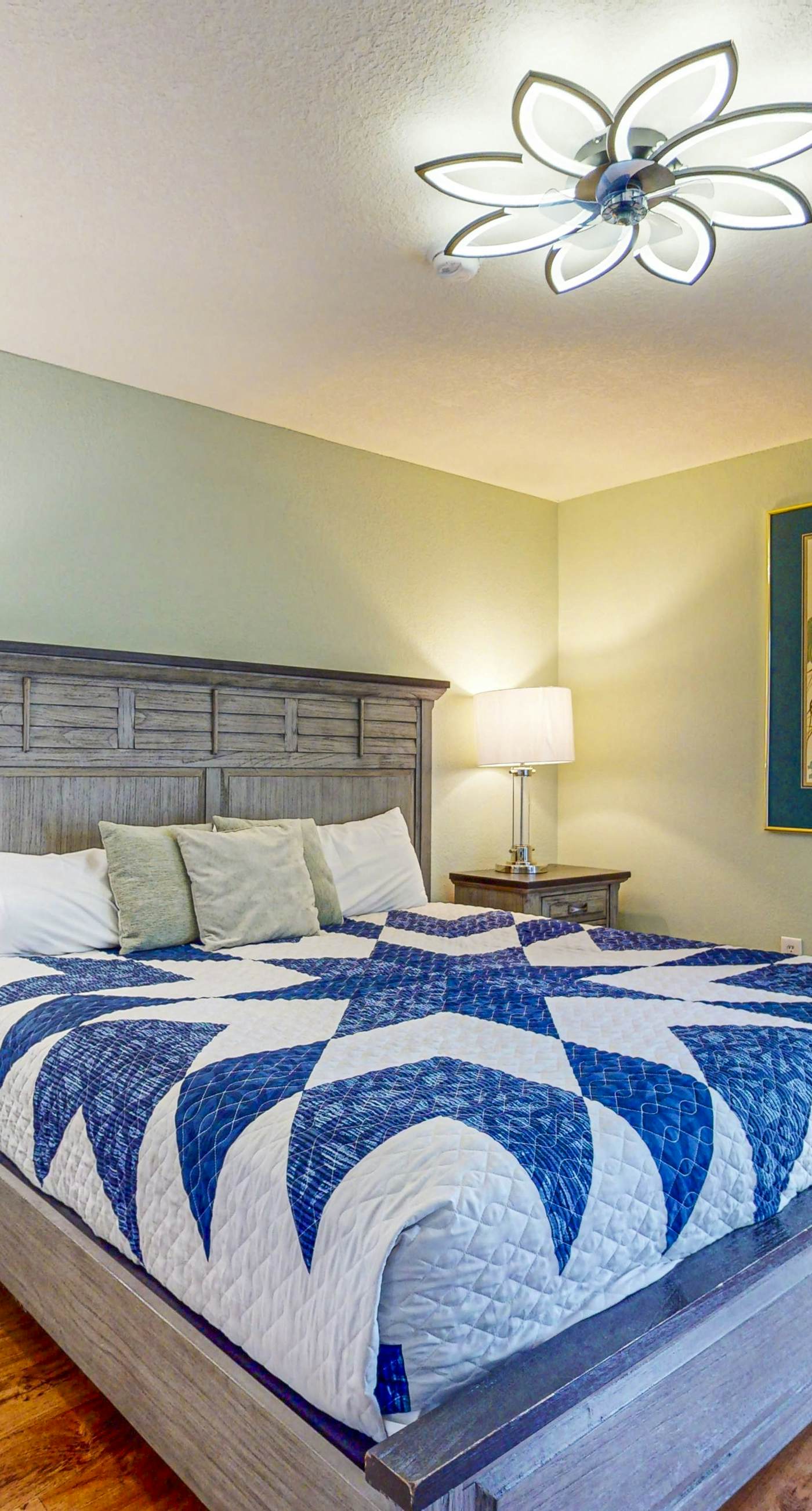 Spacious beachfront condo with outdoor pool & Gulf views