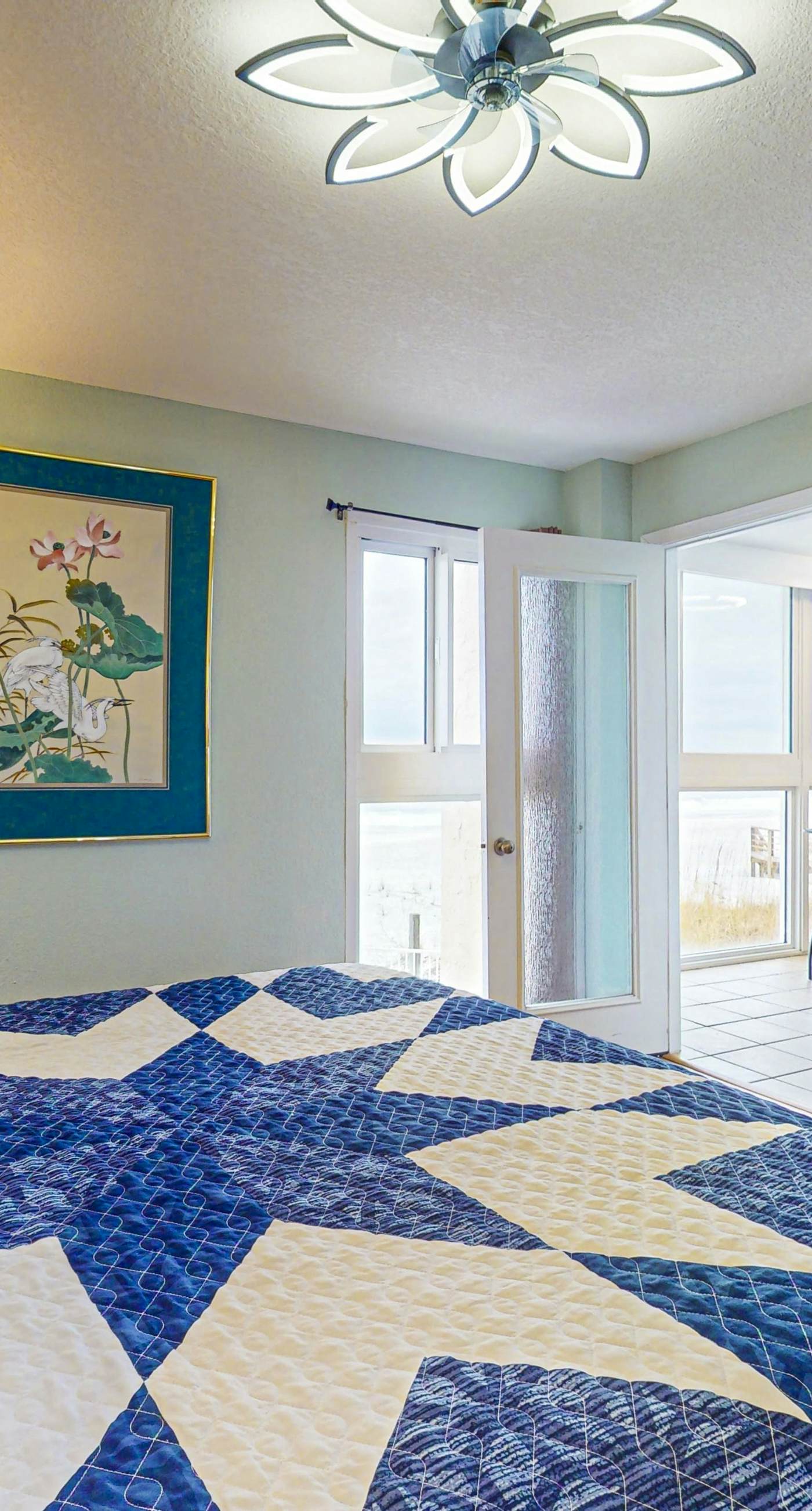 Spacious beachfront condo with outdoor pool & Gulf views