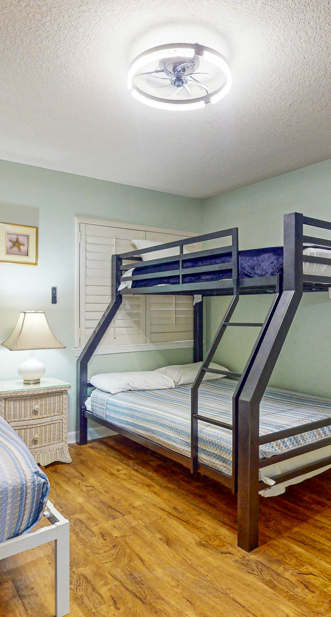 Spacious beachfront condo with outdoor pool & Gulf views