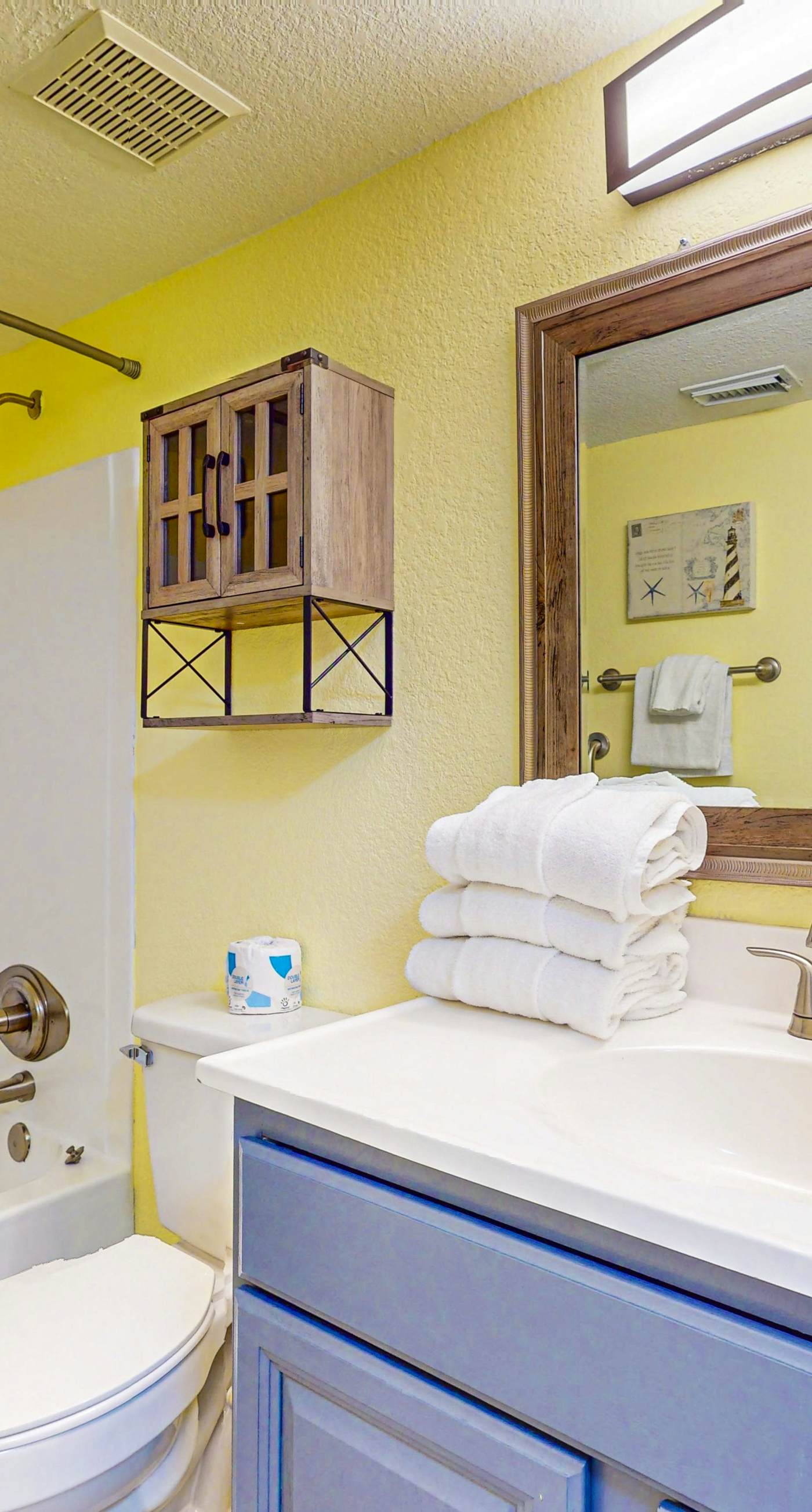 Spacious beachfront condo with outdoor pool & Gulf views