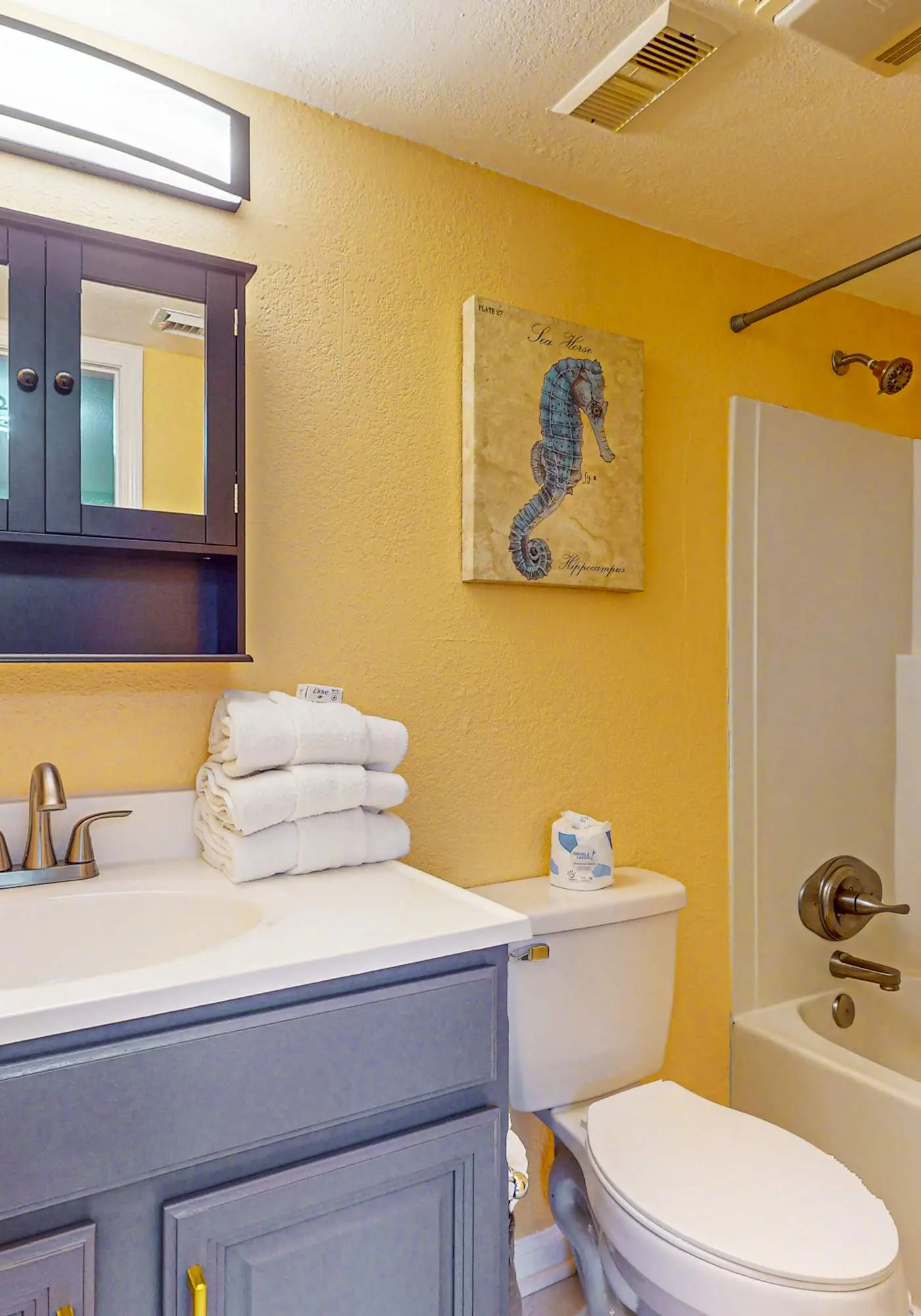 Spacious beachfront condo with outdoor pool & Gulf views