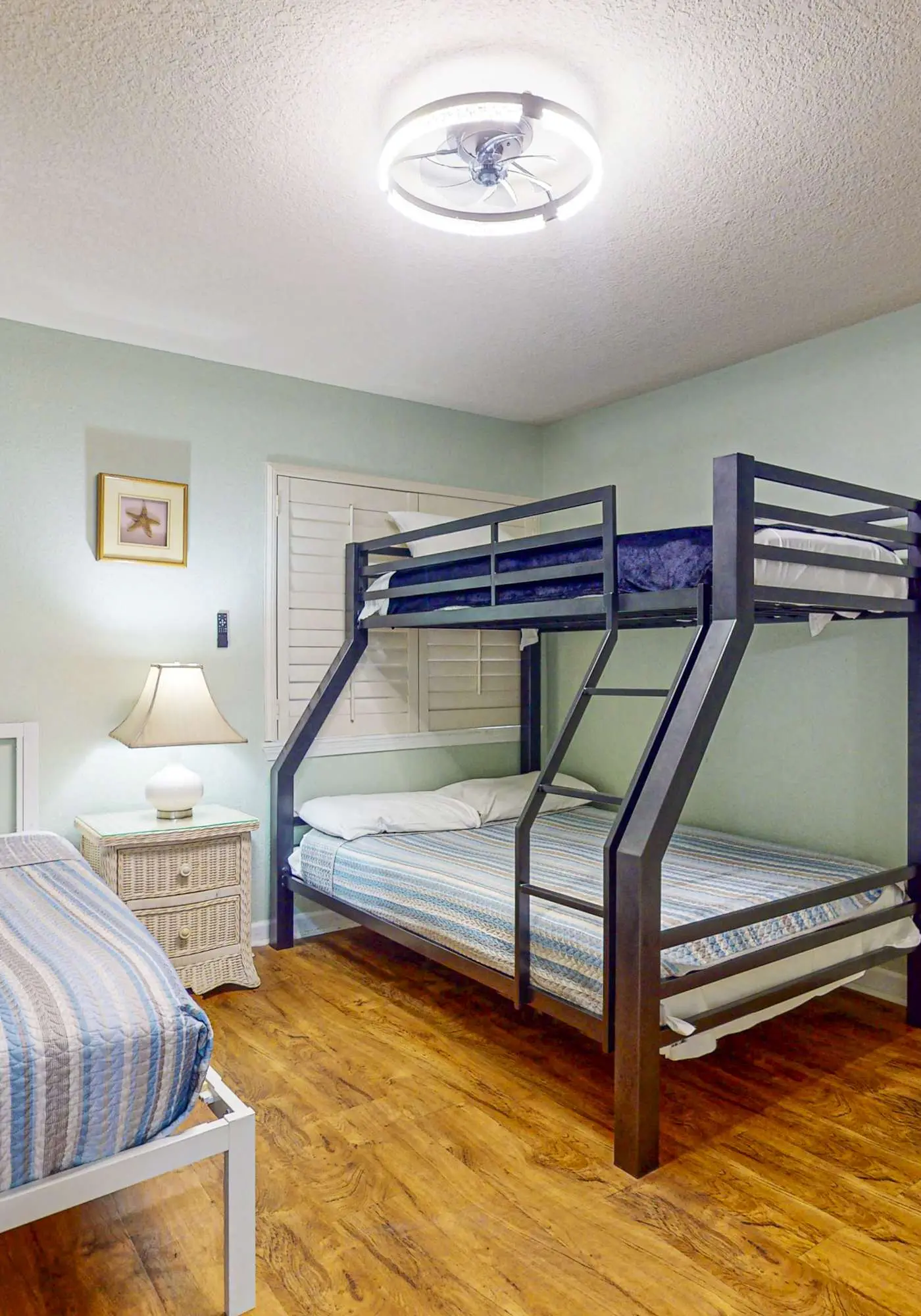 Spacious beachfront condo with outdoor pool & Gulf views