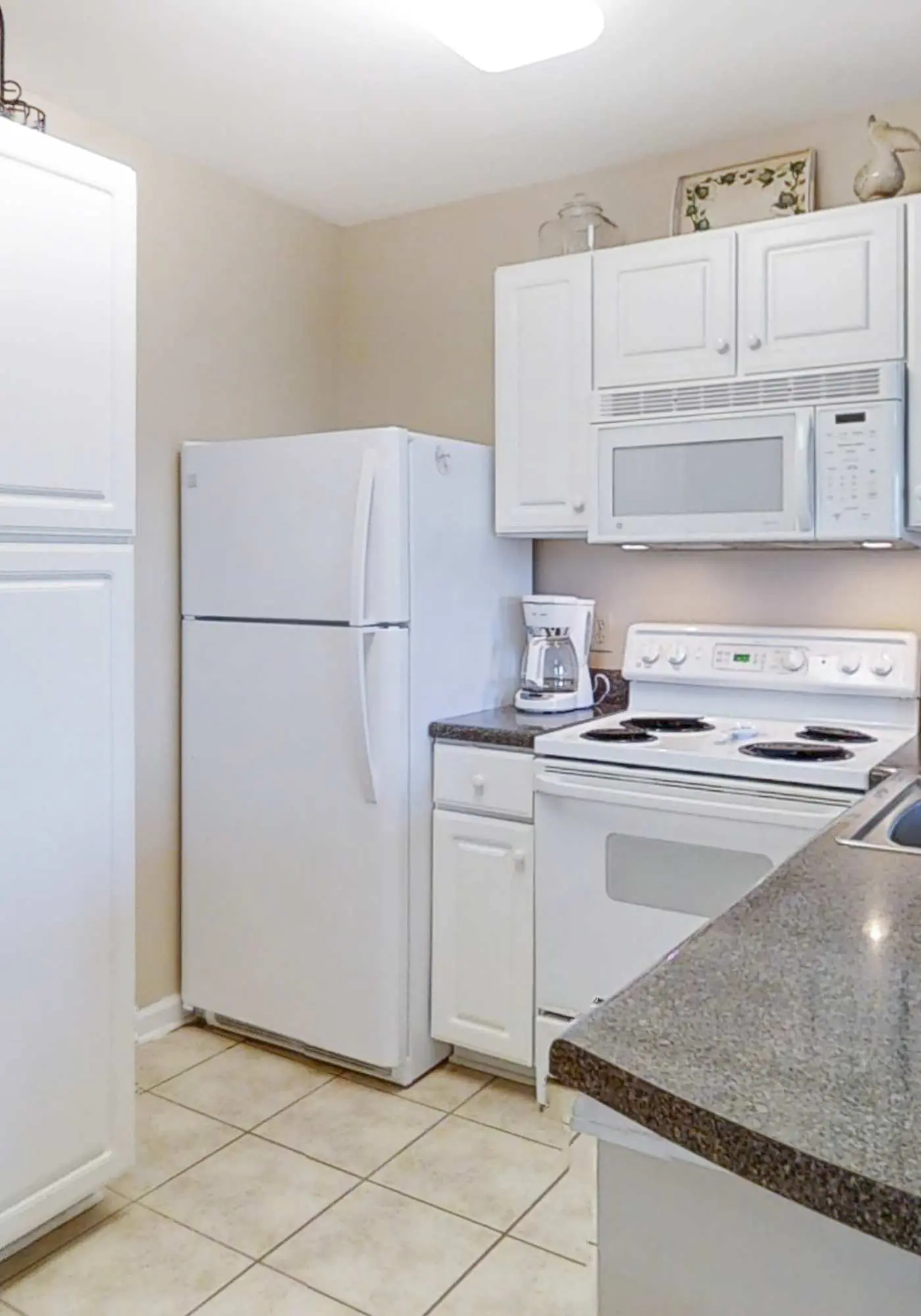 Snowbird-Friendly Condo w/Beach Access, Shared Outdoor Pool, Private Balcony