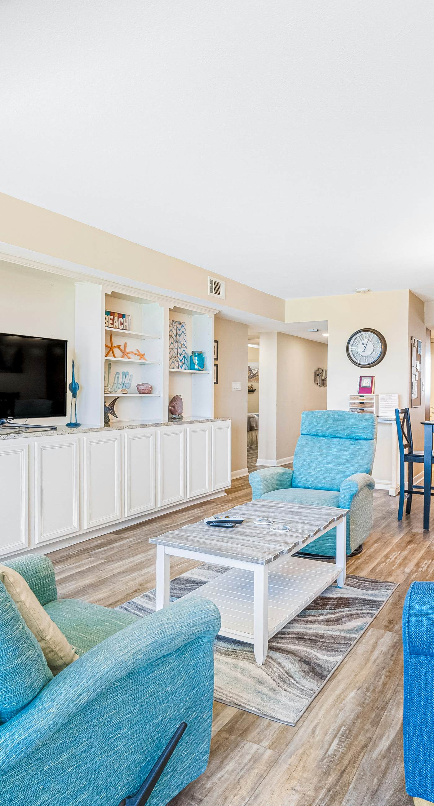 Sunny, Gulf-front beach condo with central AC & a pool