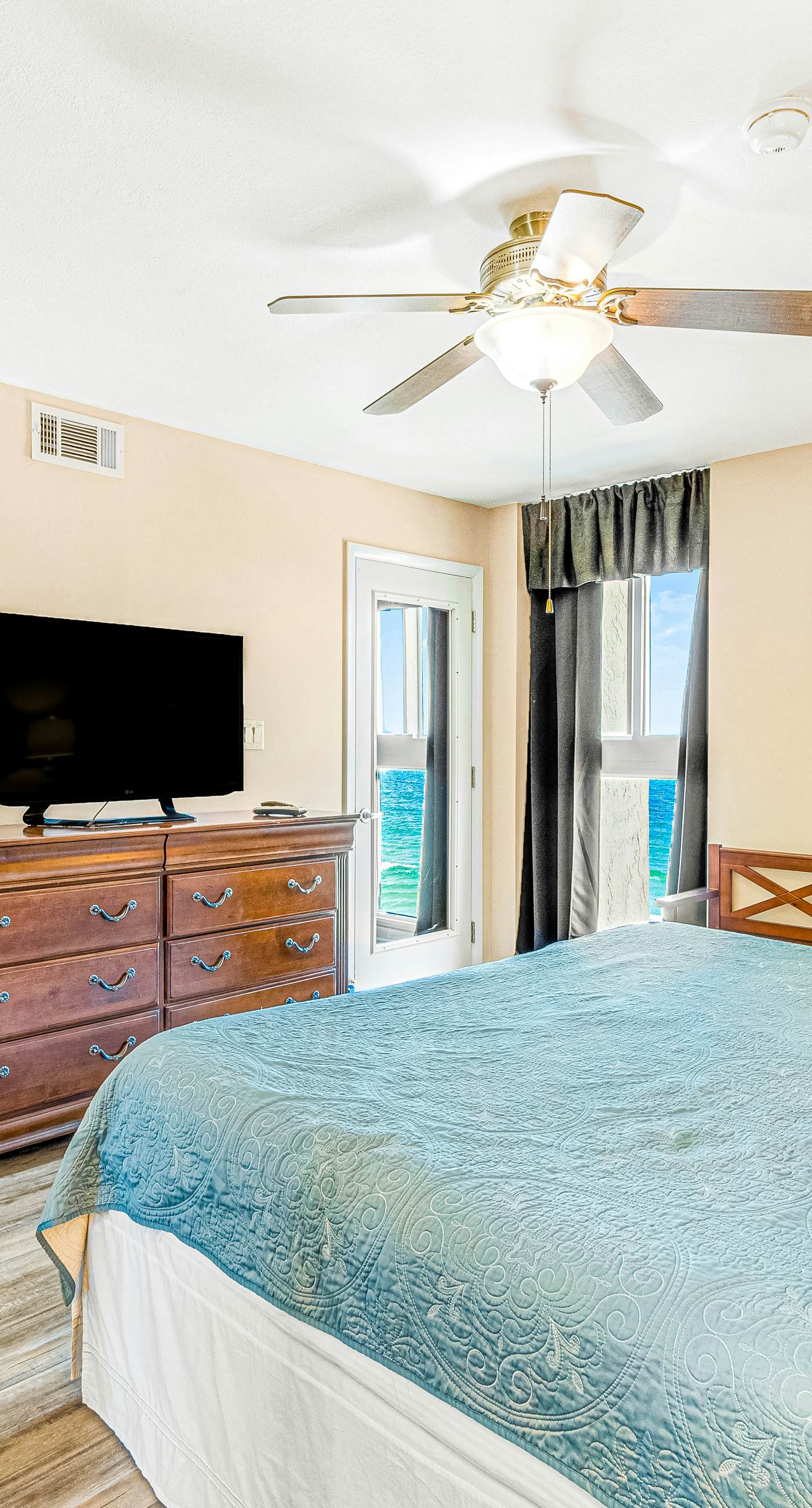 Sunny, Gulf-front beach condo with central AC & a pool