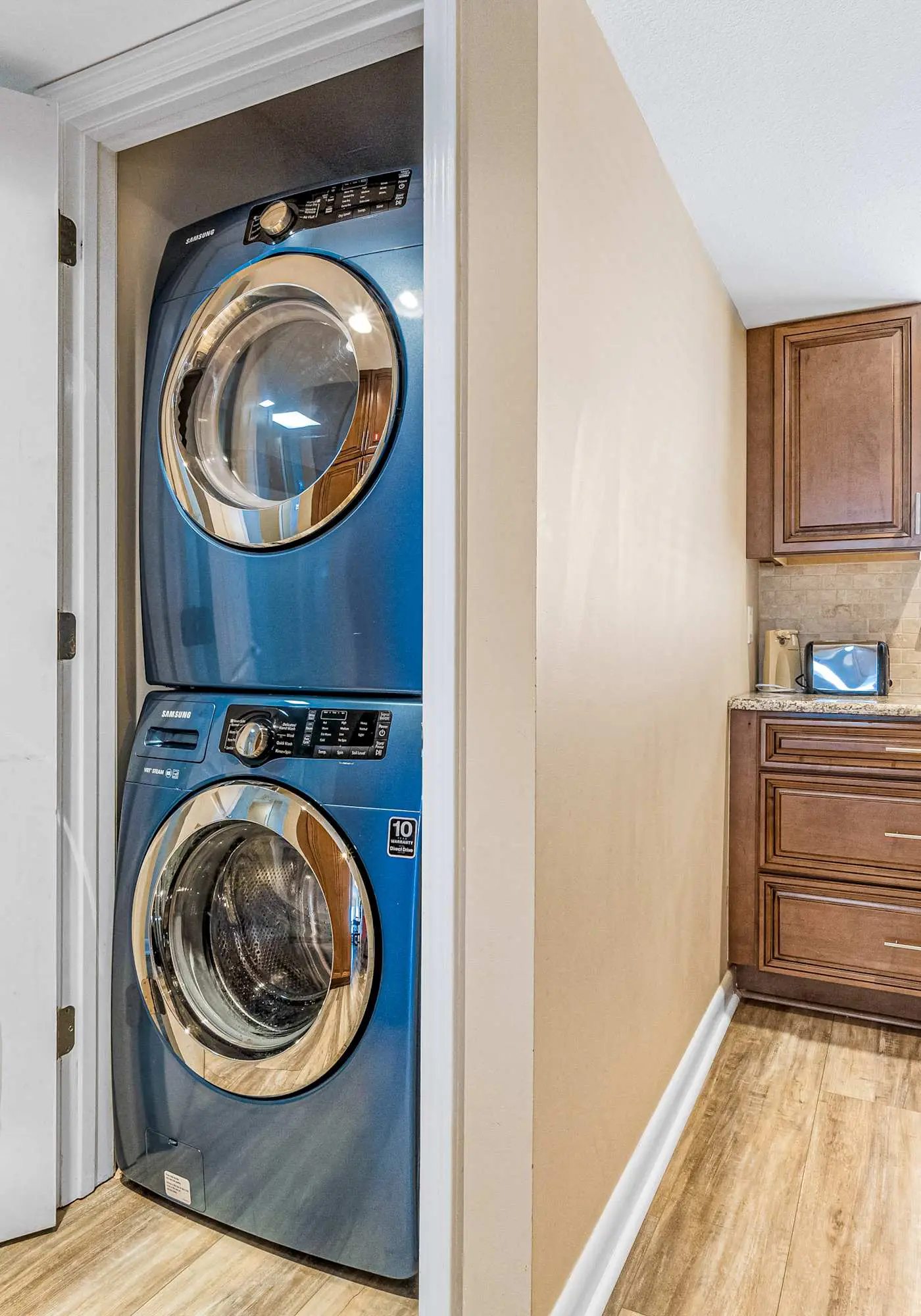 Sunny, Gulf-front beach condo with central AC & a pool