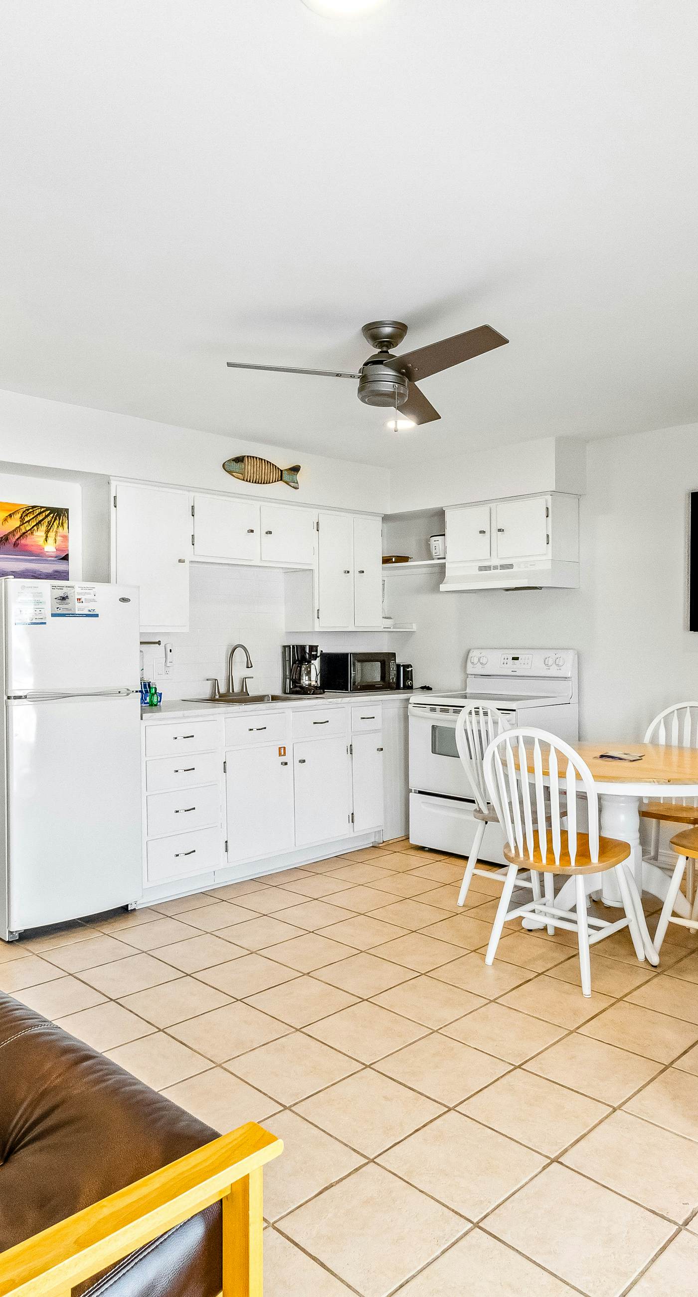 Amazing Condo wFree WiFi, Central AC, Shared Pool, Deck, Water Views