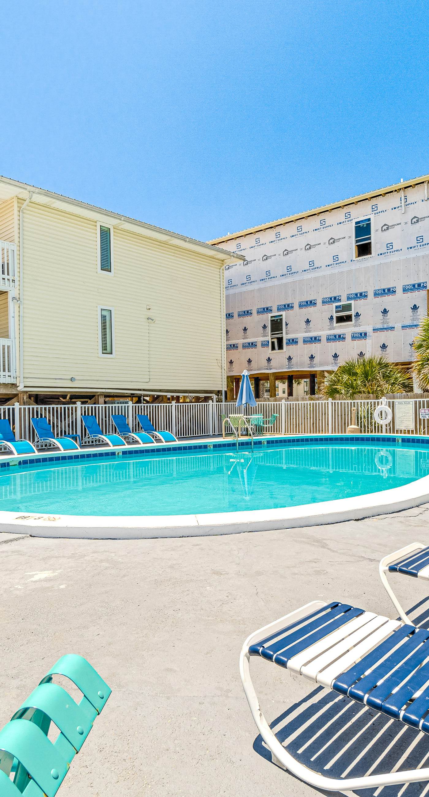 Amazing Condo wFree WiFi, Central AC, Shared Pool, Deck, Water Views