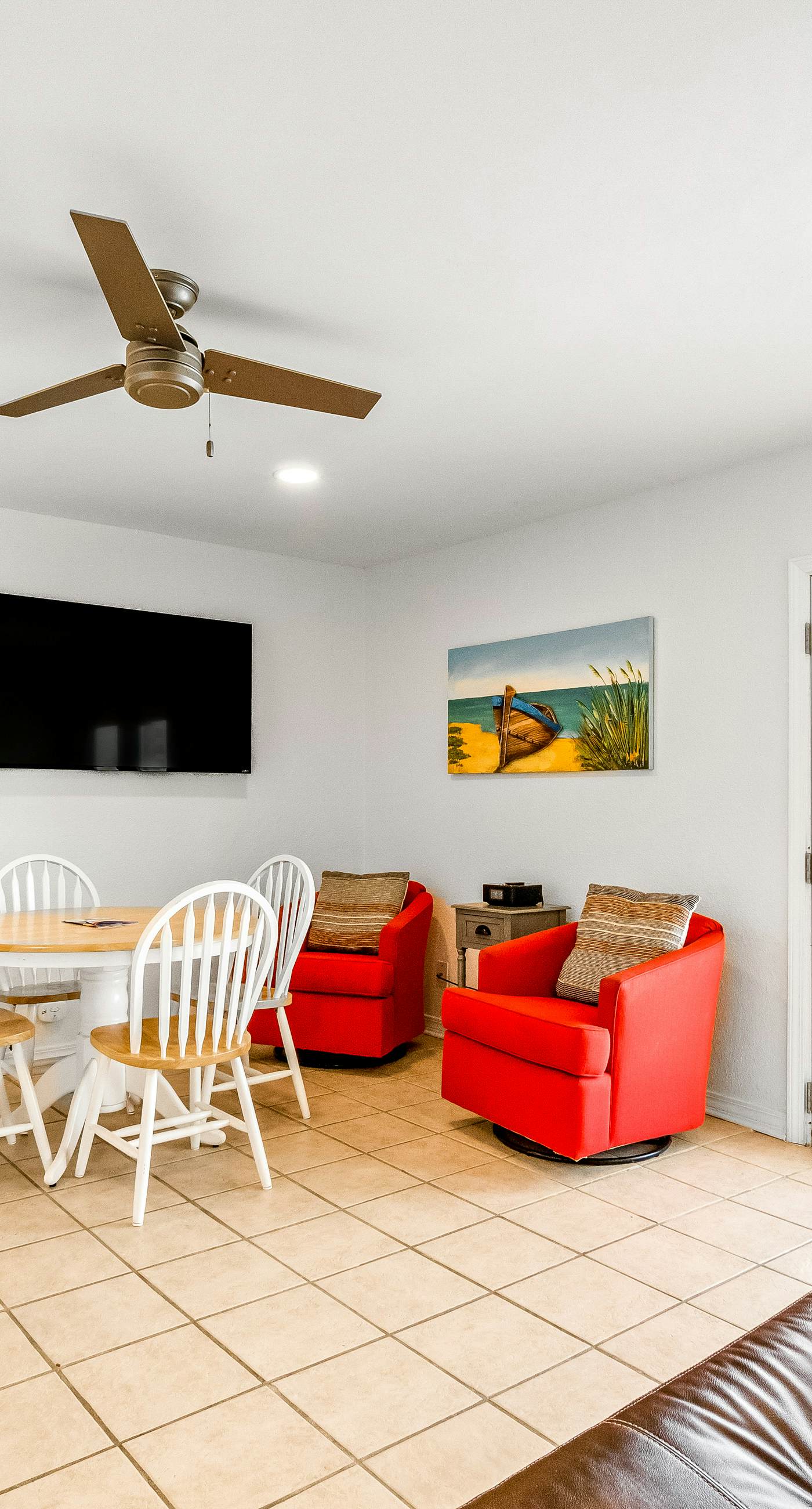 Amazing Condo wFree WiFi, Central AC, Shared Pool, Deck, Water Views