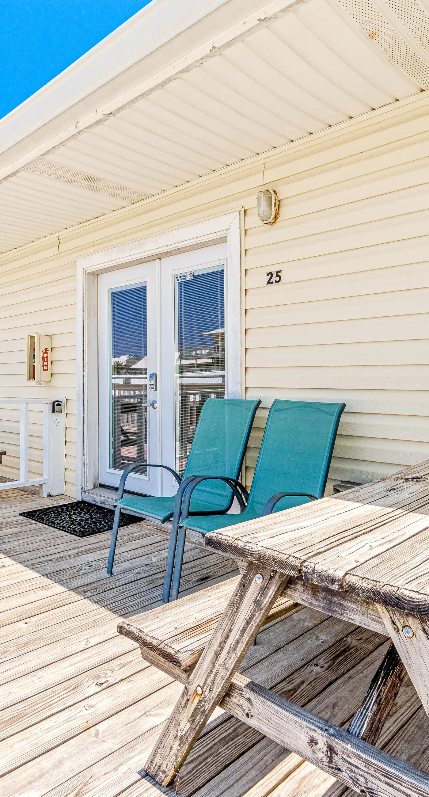 Amazing Condo wFree WiFi, Central AC, Shared Pool, Deck, Water Views