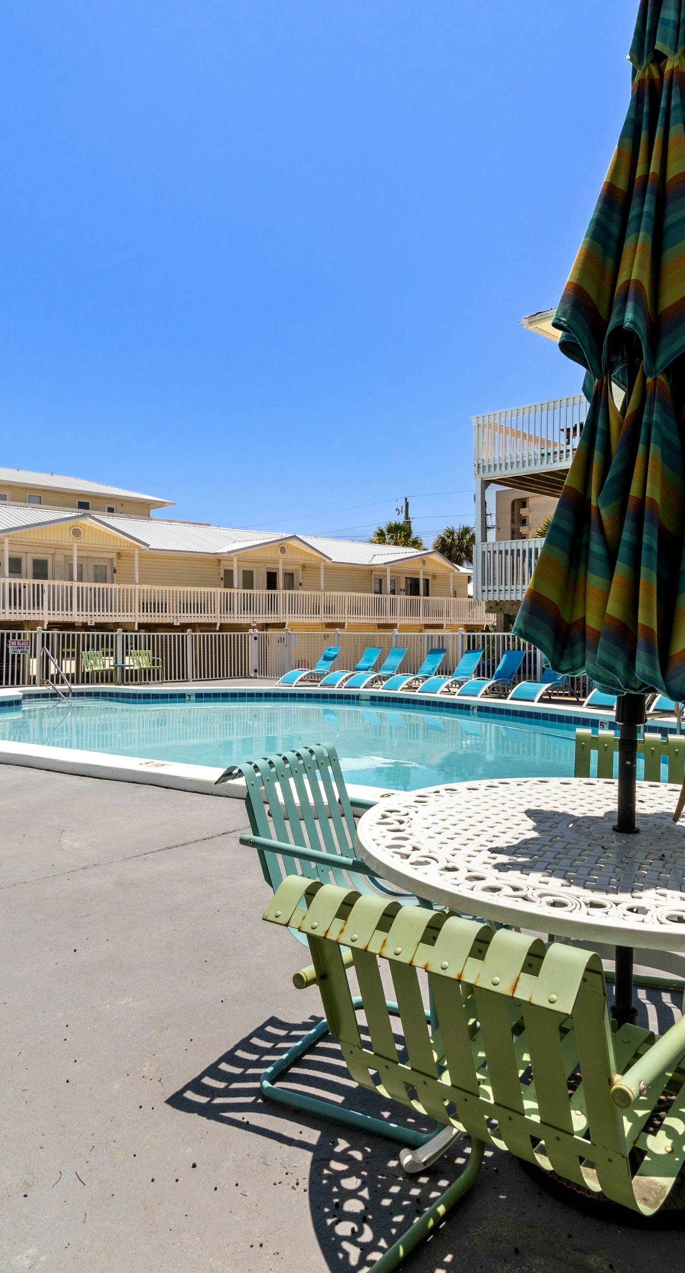 Amazing Condo wFree WiFi, Central AC, Shared Pool, Deck, Water Views