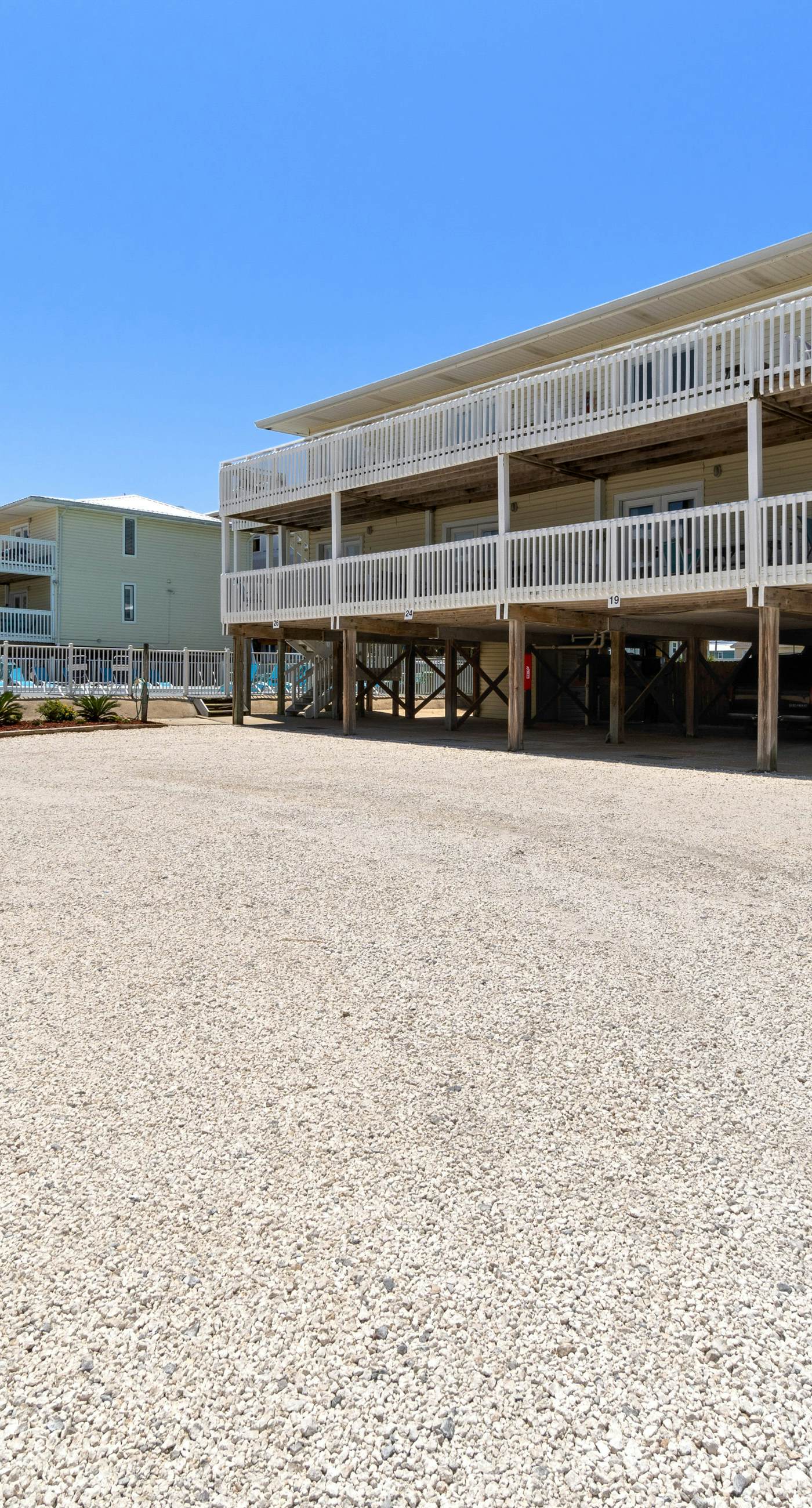 Amazing Condo wFree WiFi, Central AC, Shared Pool, Deck, Water Views