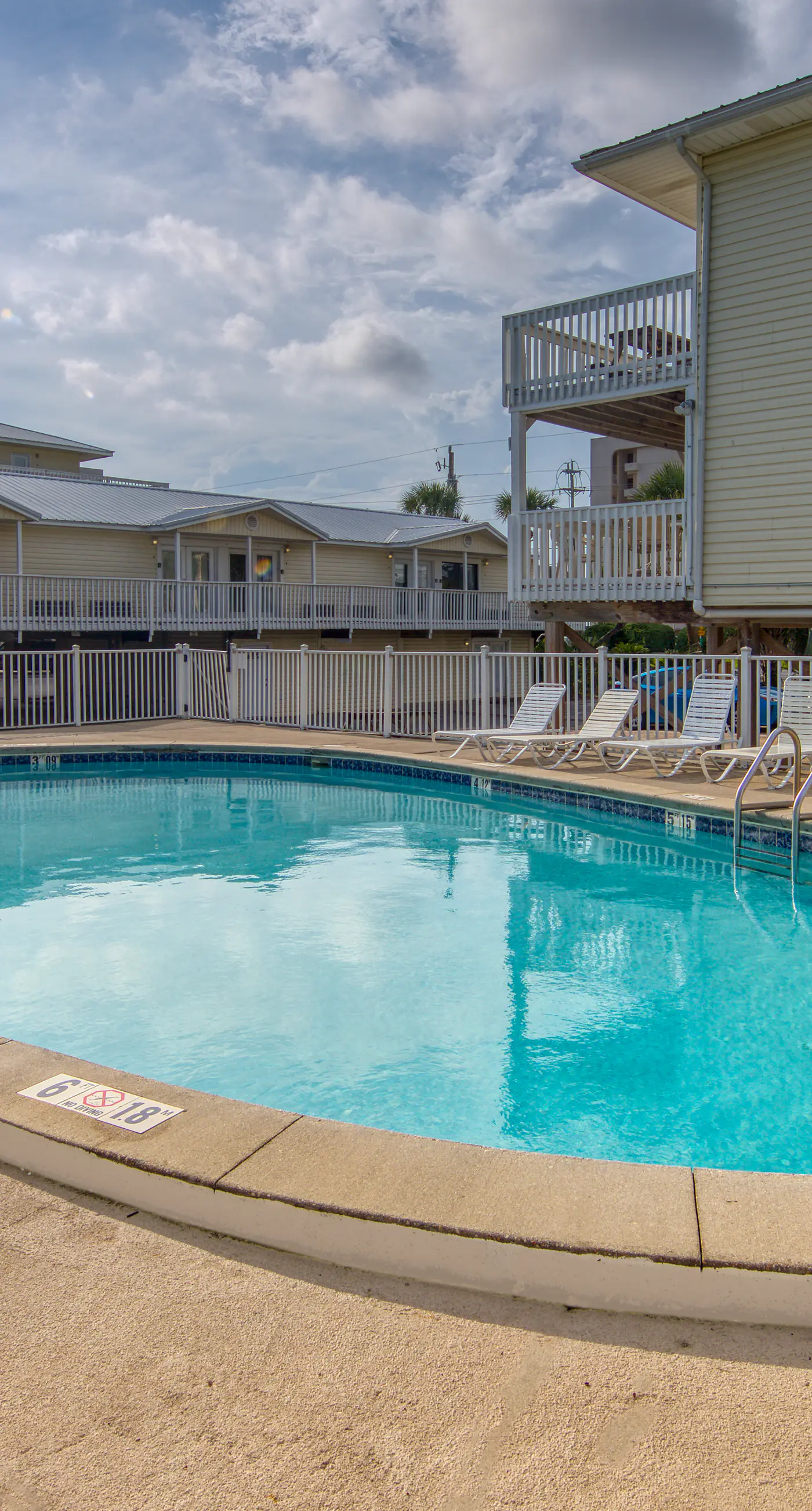 Amazing Condo wFree WiFi, Central AC, Shared Pool, Deck, Water Views