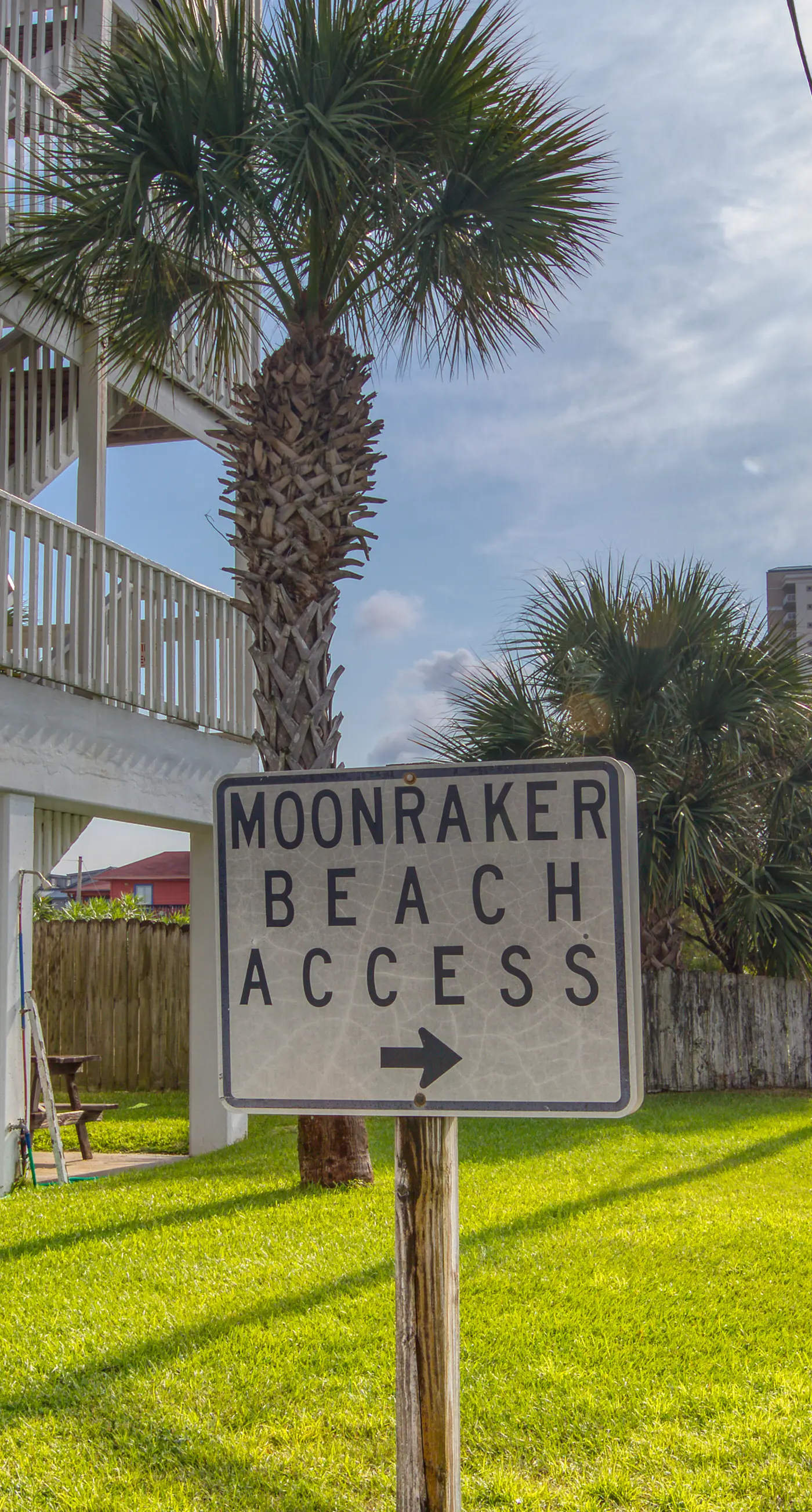 Amazing Condo wFree WiFi, Central AC, Shared Pool, Deck, Water Views