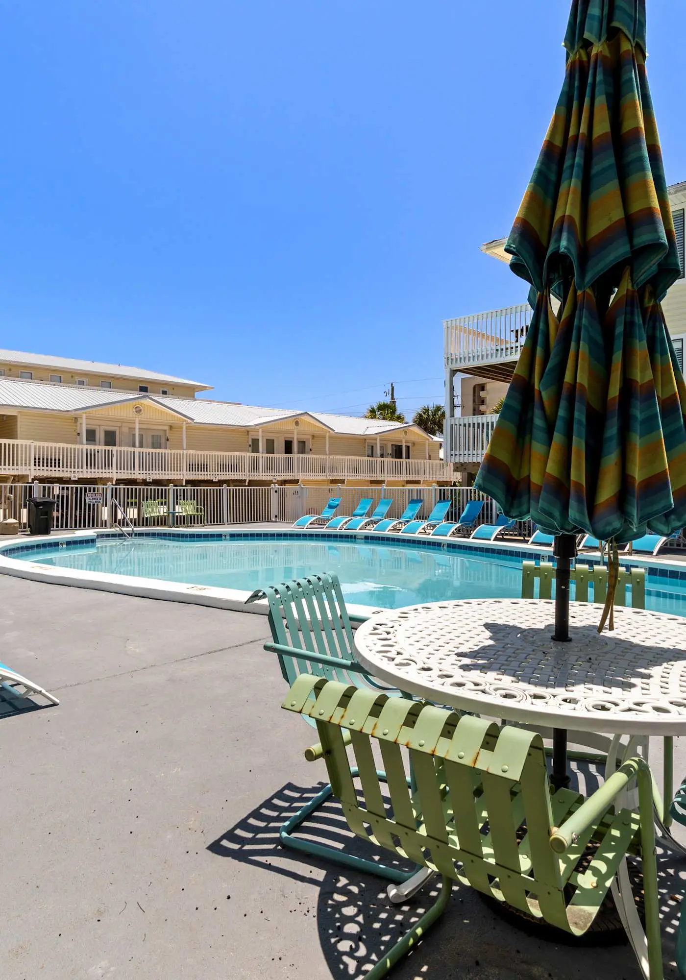 Amazing Condo wFree WiFi, Central AC, Shared Pool, Deck, Water Views