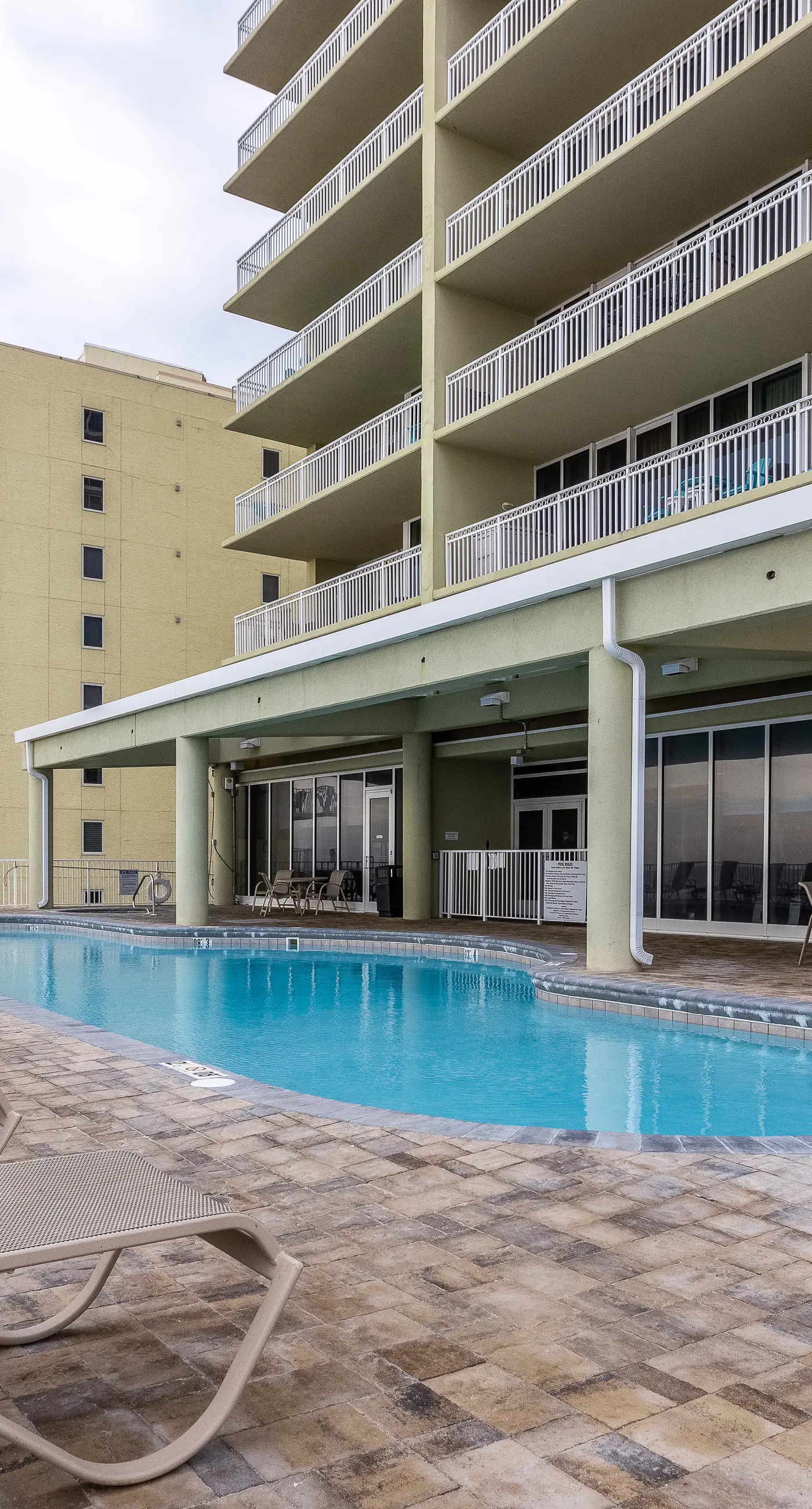 Close to Beach The Colonnades, Stellar Gulf-Front Gem, Pool, Sauna, Gym