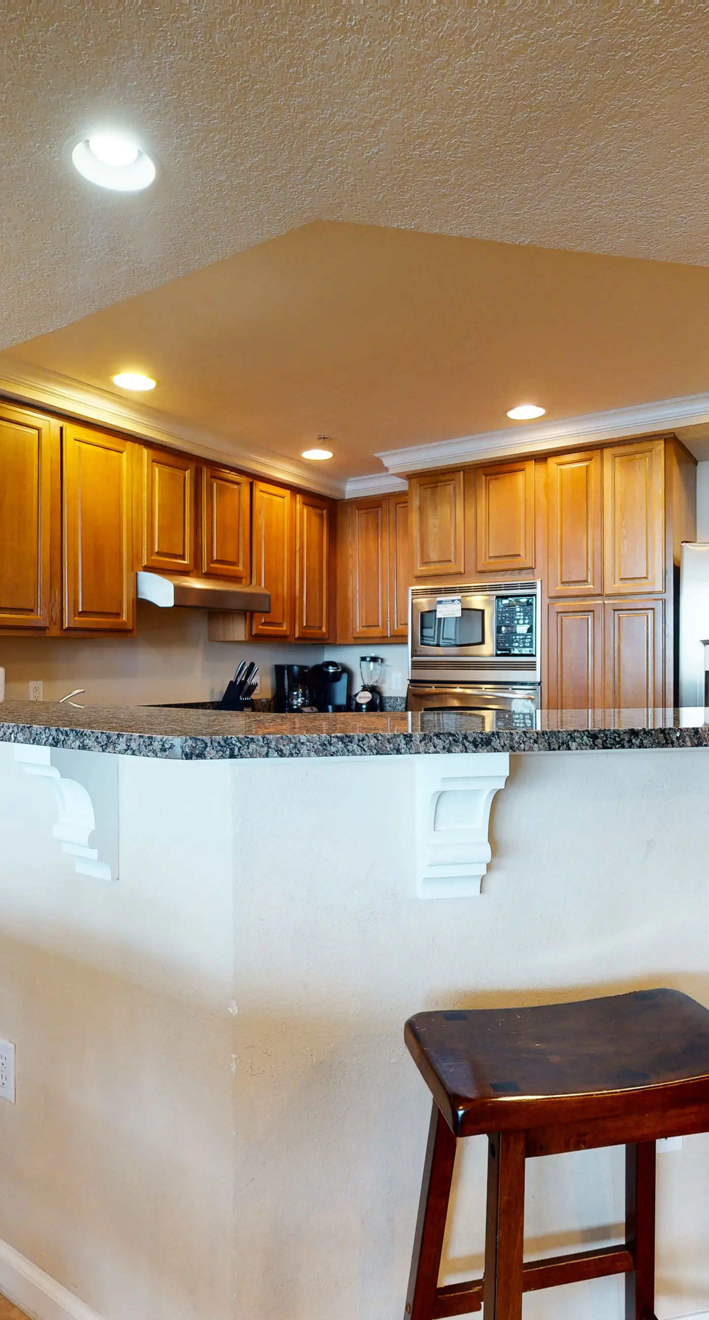 Close to Beach The Colonnades, Stellar Gulf-Front Gem, Pool, Sauna, Gym