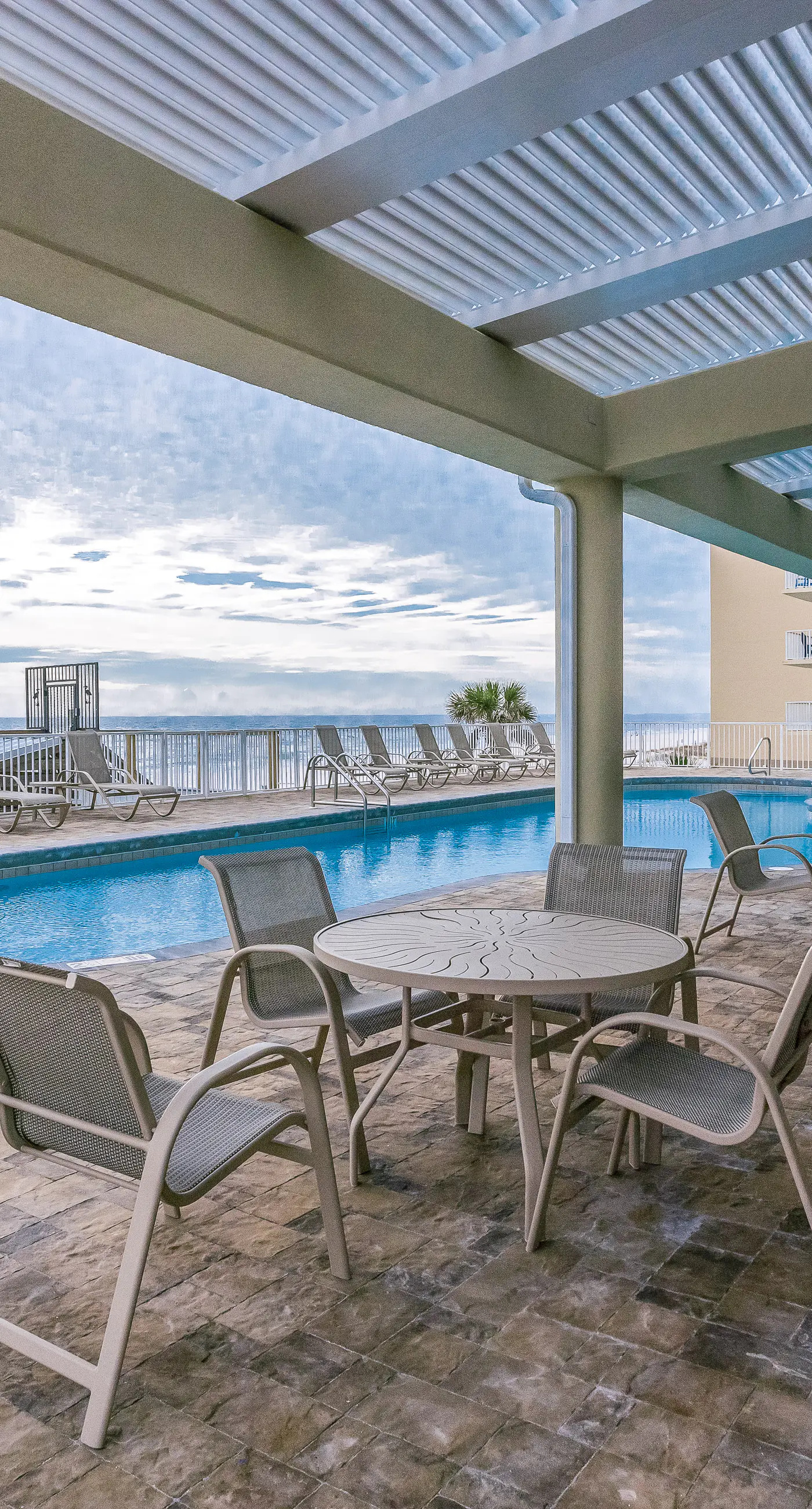 Close to Beach The Colonnades, Stellar Gulf-Front Gem, Pool, Sauna, Gym