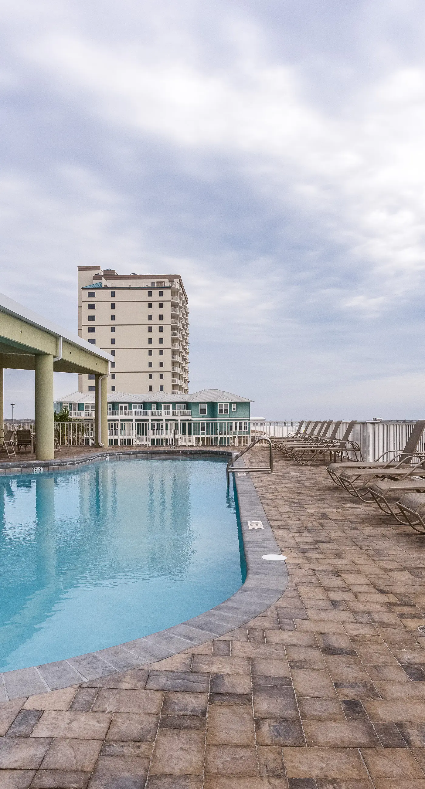 Close to Beach The Colonnades, Stellar Gulf-Front Gem, Pool, Sauna, Gym