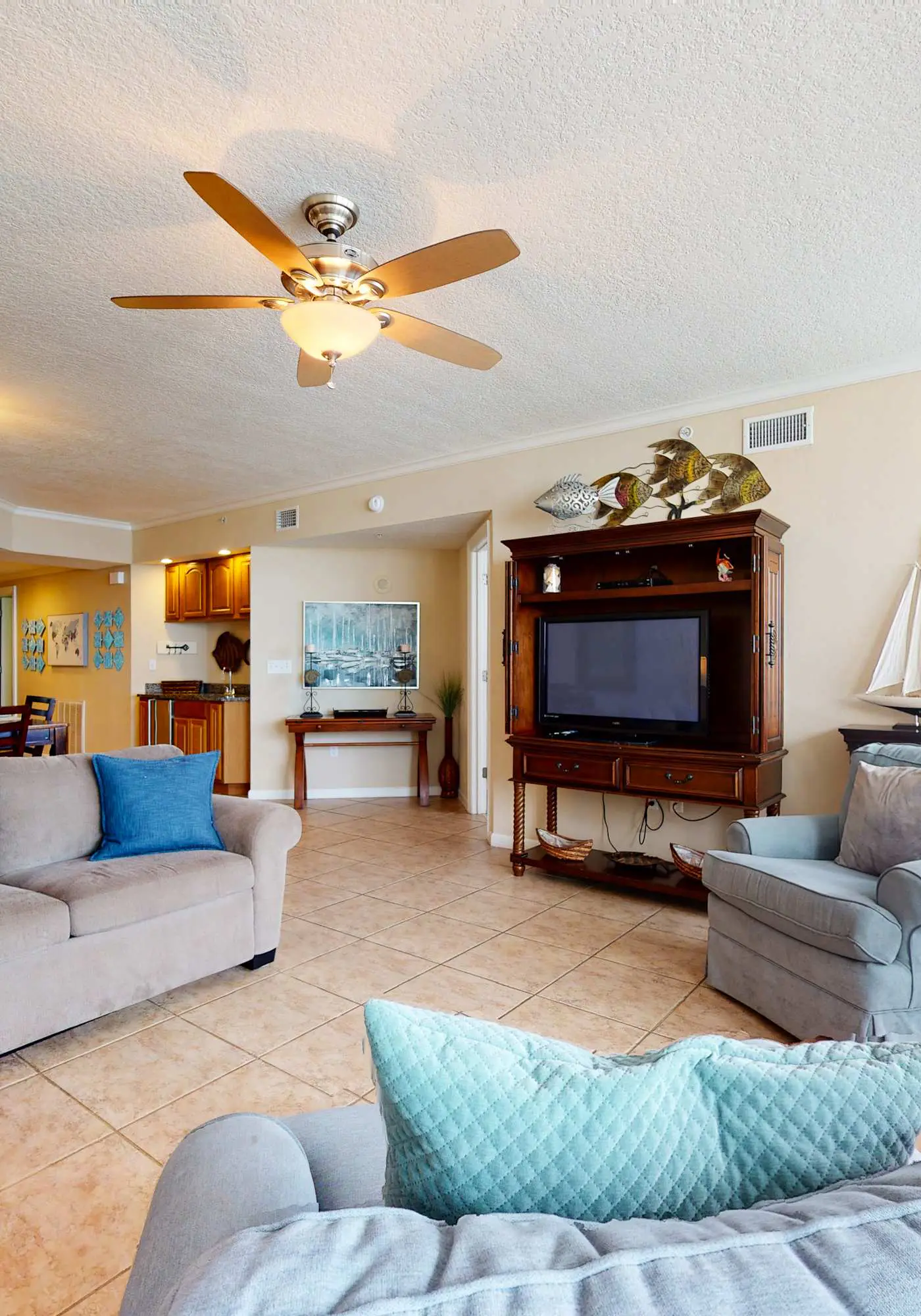Close to Beach The Colonnades, Stellar Gulf-Front Gem, Pool, Sauna, Gym