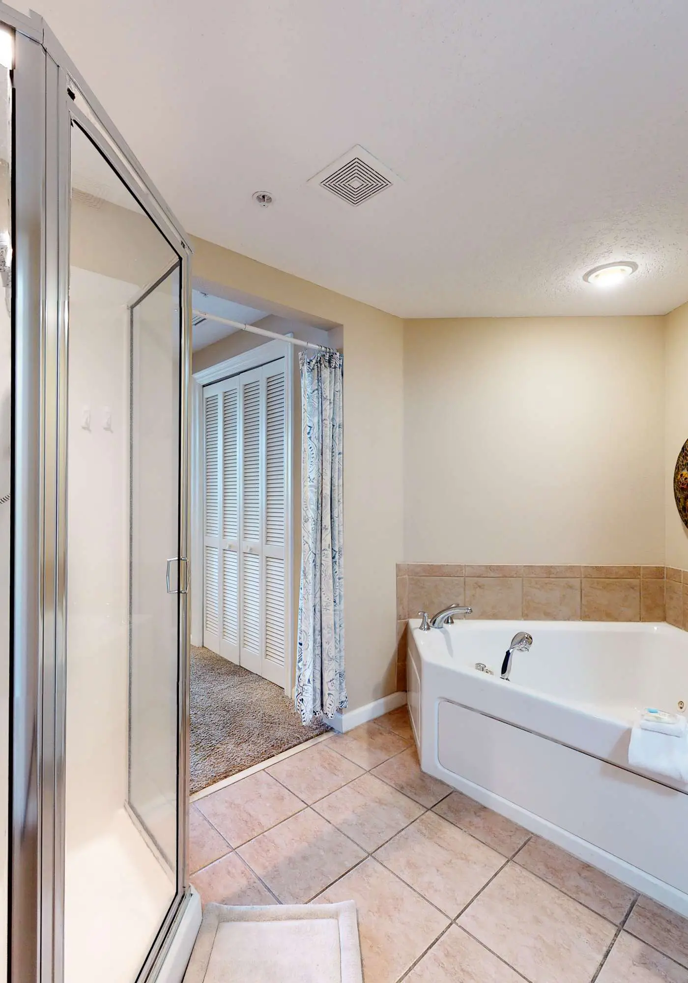 Close to Beach The Colonnades, Stellar Gulf-Front Gem, Pool, Sauna, Gym