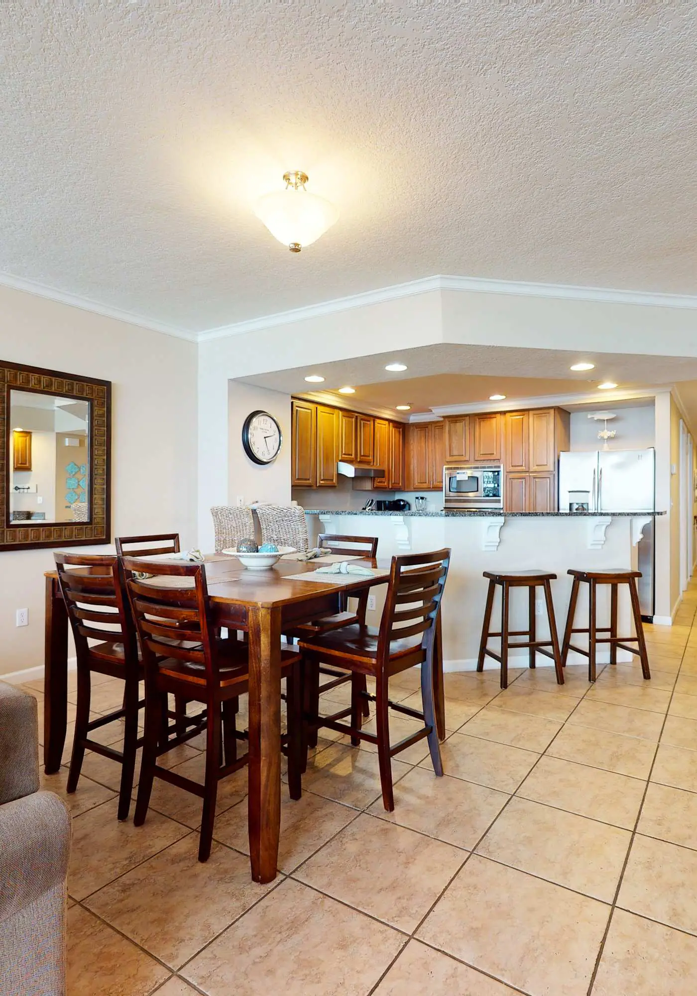 Close to Beach The Colonnades, Stellar Gulf-Front Gem, Pool, Sauna, Gym