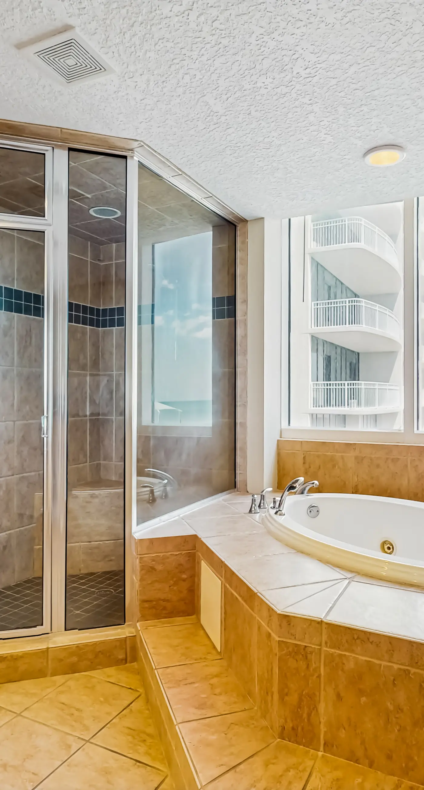 Gulf-Front Condo with Shared Outdoor Pool, Private Balcony, Great Views, Central AC