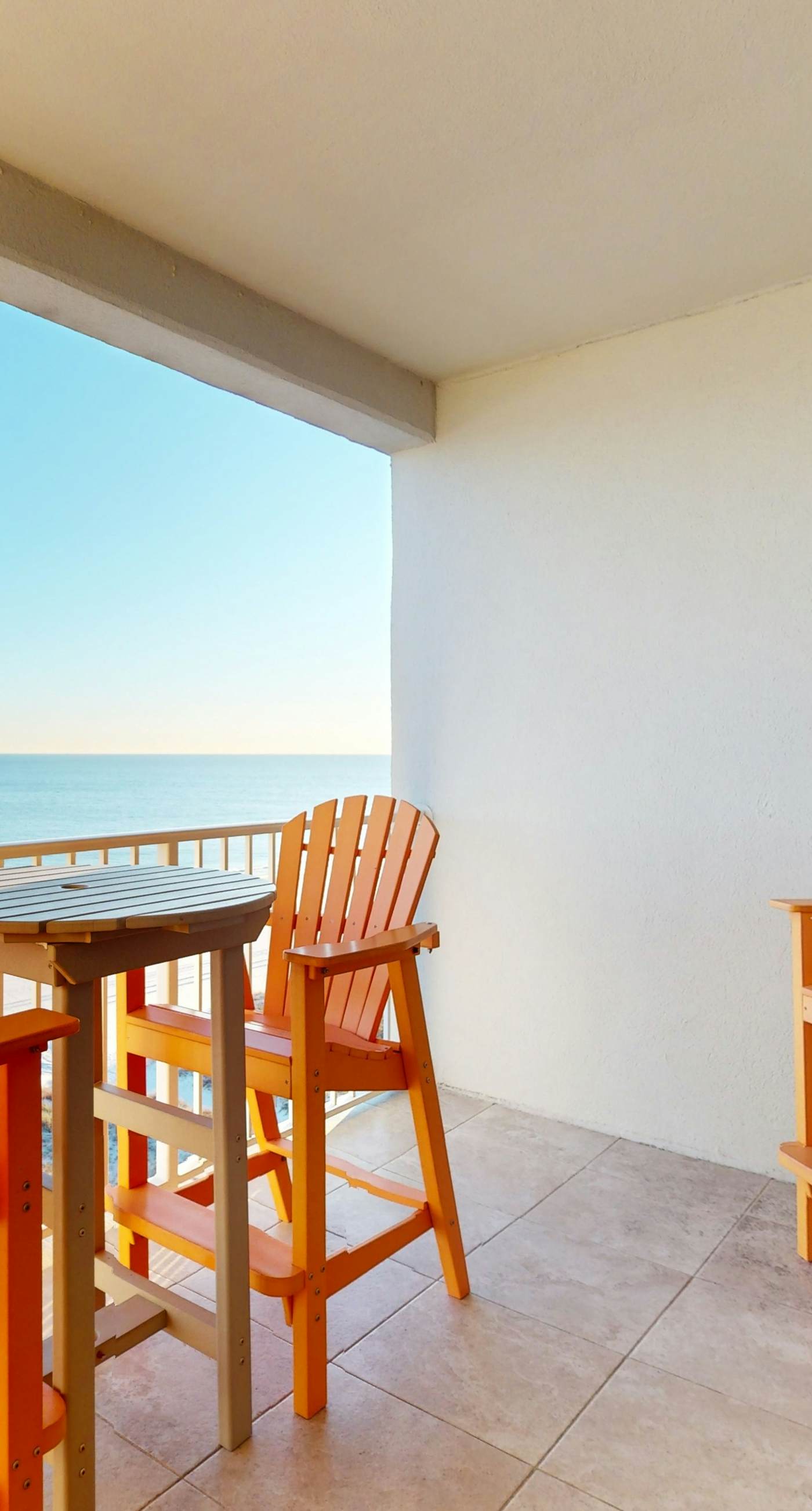 Delightful beachfront condo w/ a furnished balcony, views, & a shared pool