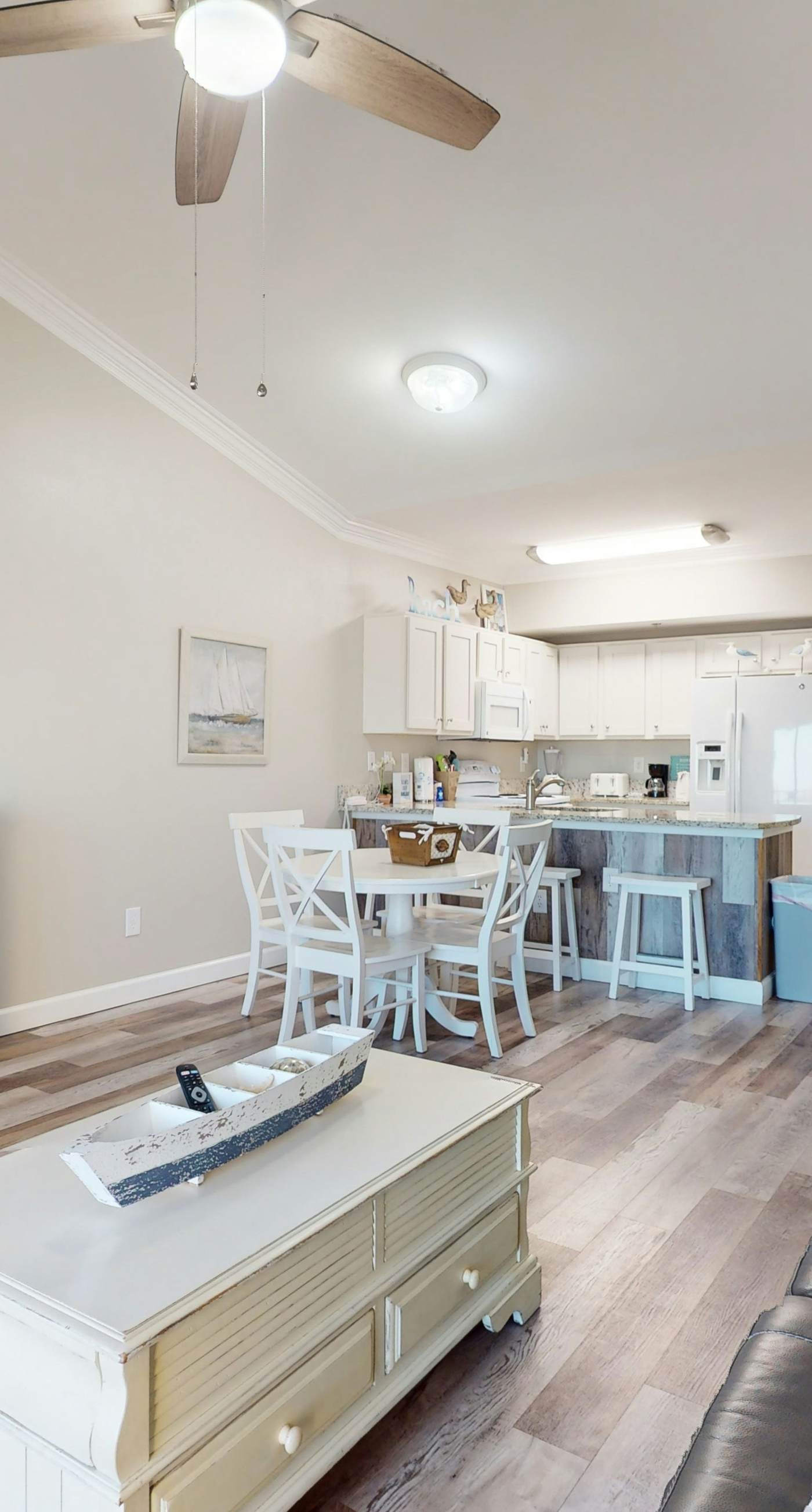 Delightful beachfront condo w/ a furnished balcony, views, & a shared pool