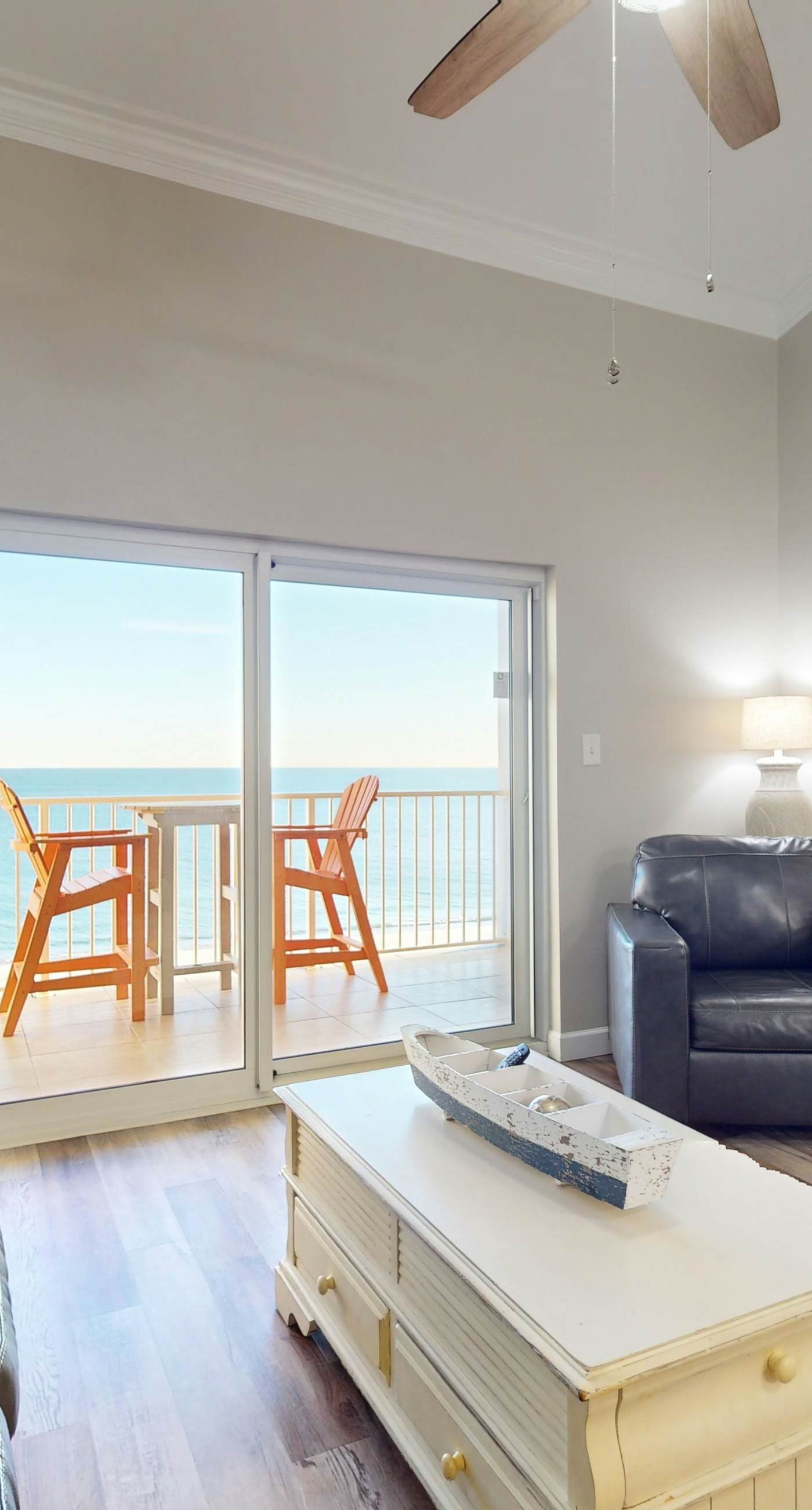 Delightful beachfront condo w/ a furnished balcony, views, & a shared pool