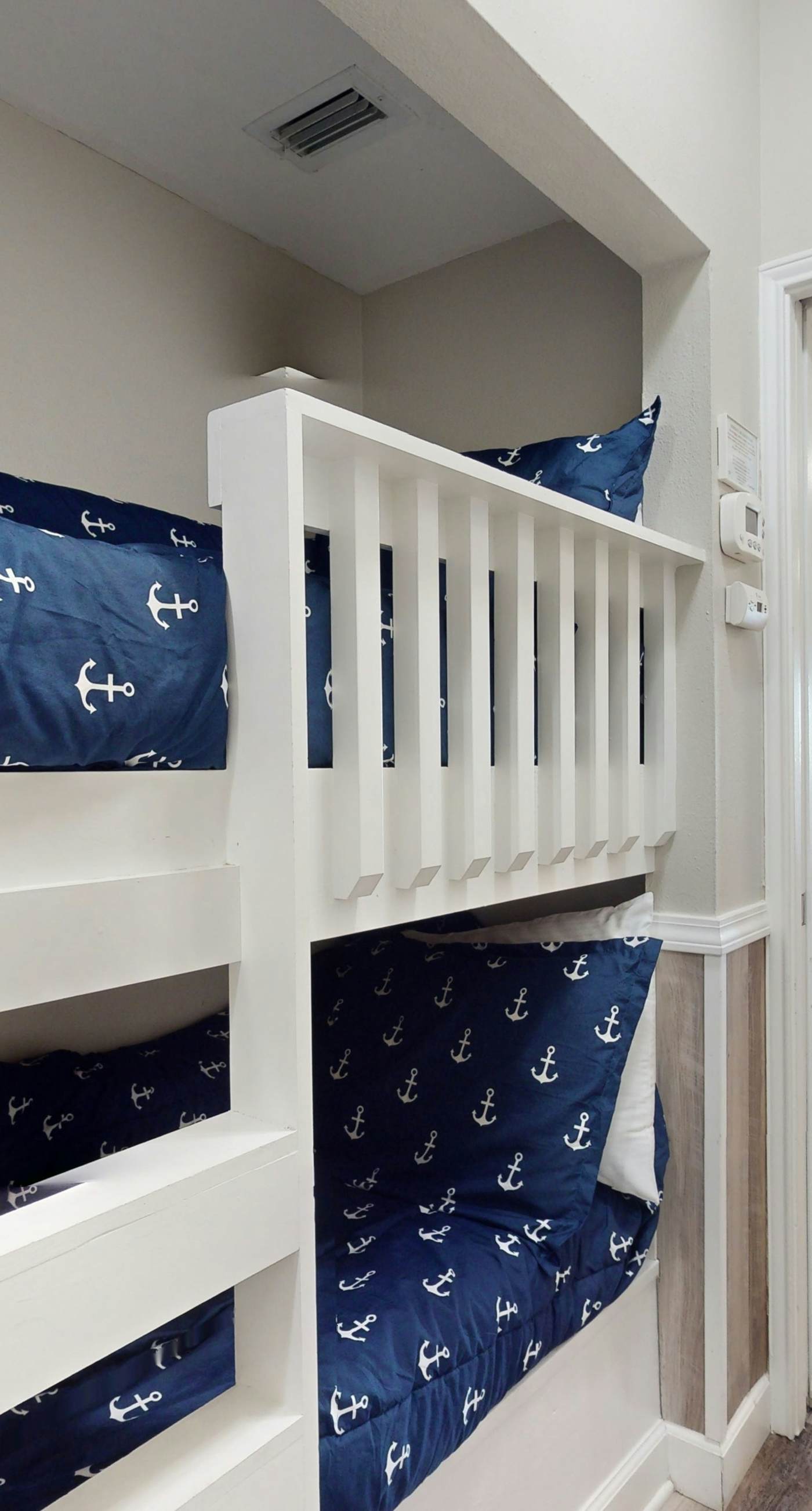 Delightful beachfront condo w/ a furnished balcony, views, & a shared pool